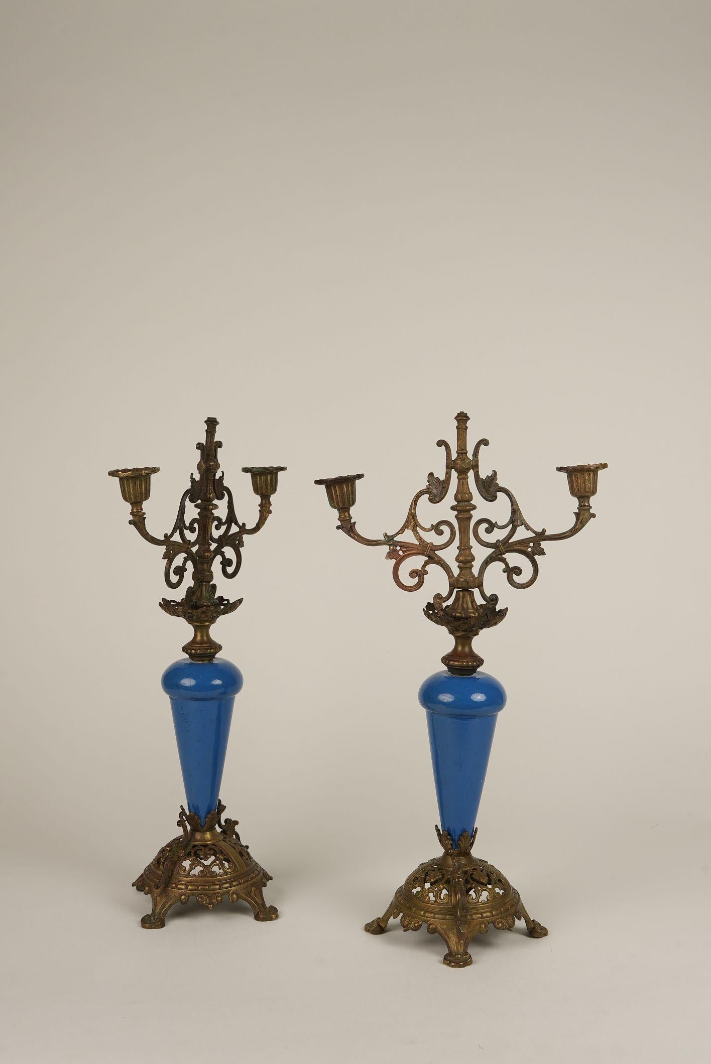 Coppia di candelabri francesi d'epoca, 1910 ca. In condizioni buone in vendita a Worcester Park, GB