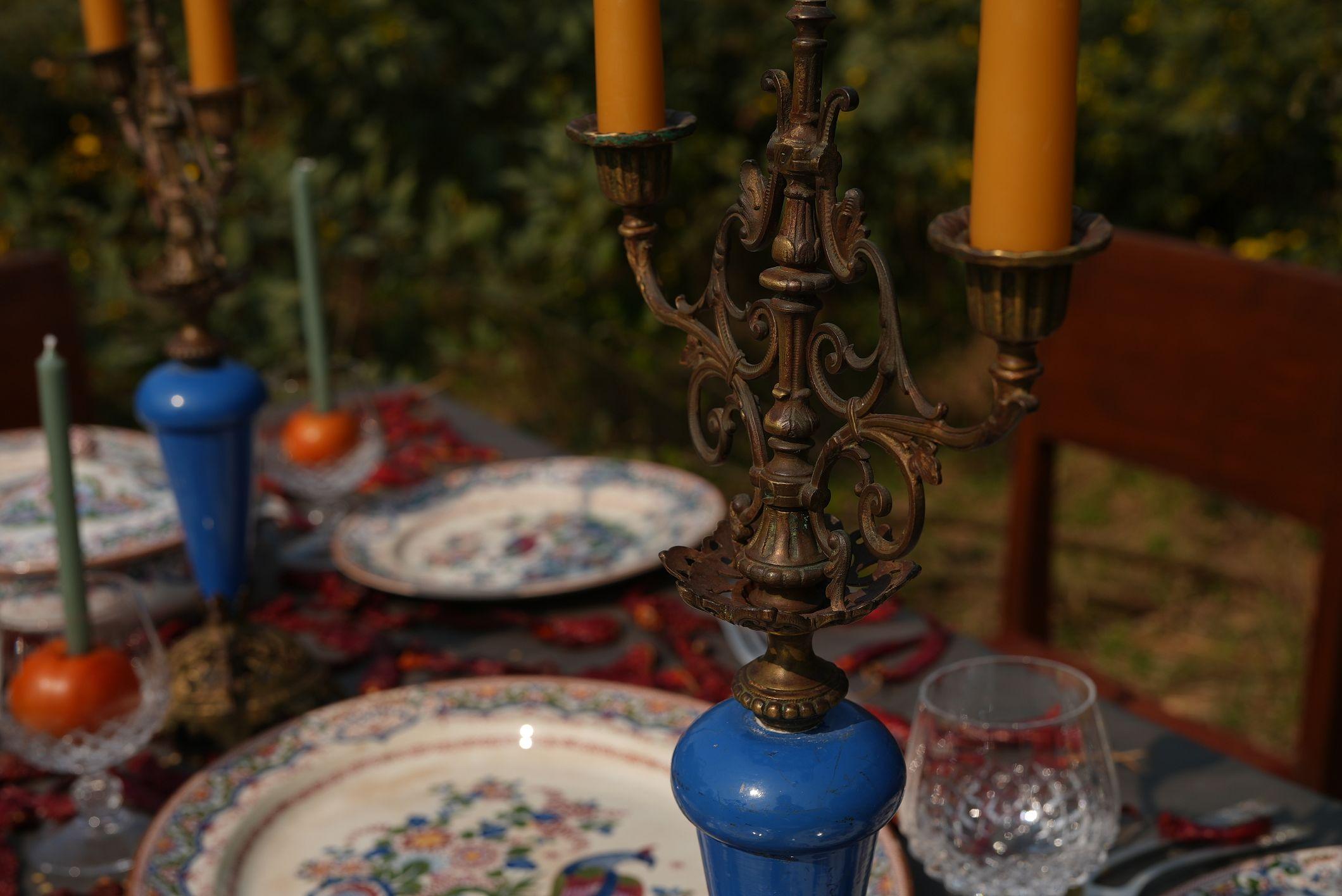 Ottone Coppia di candelabri francesi d'epoca, 1910 ca. in vendita