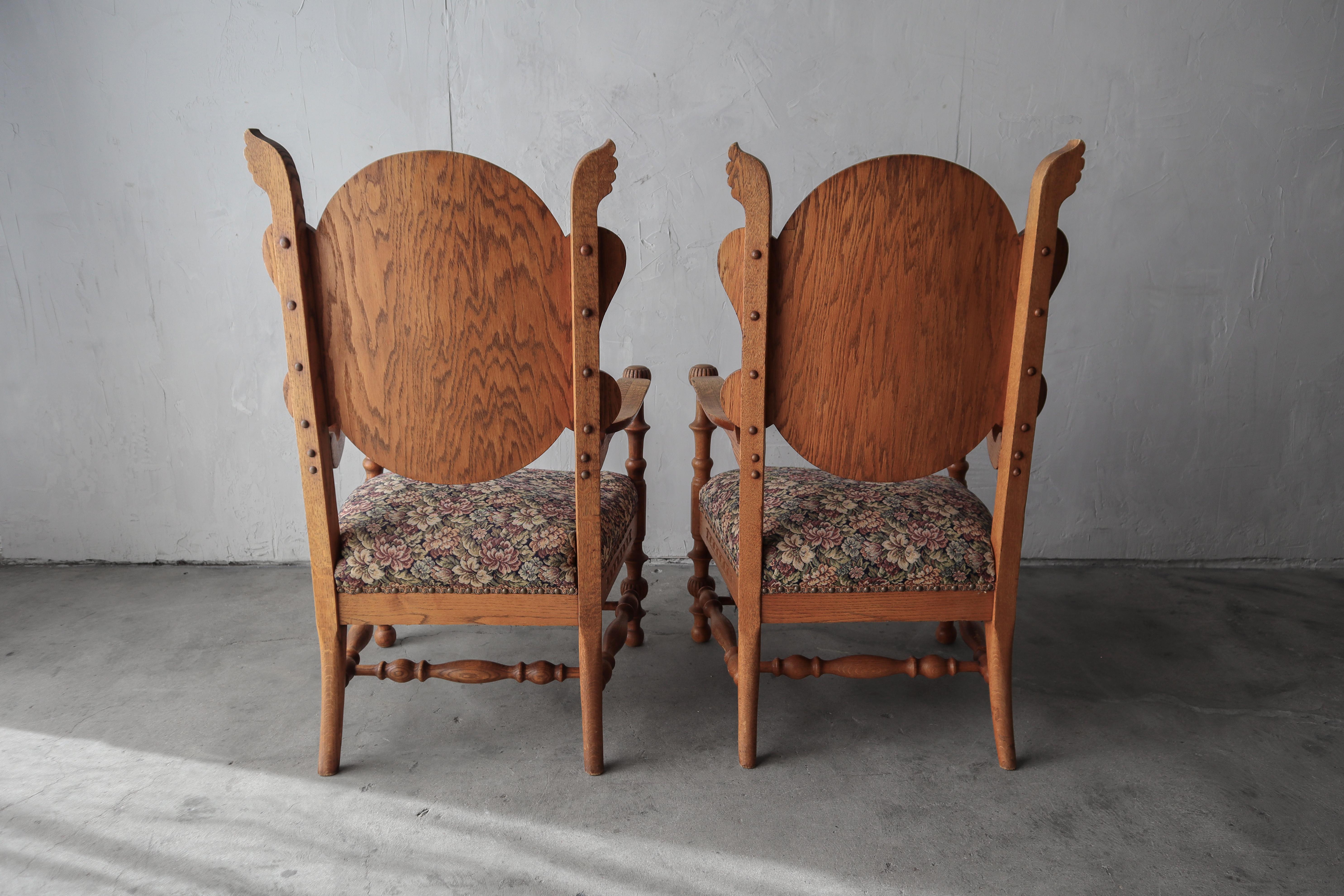 Pair of Antique French Carved Oak Lounge Chairs  In Good Condition For Sale In Las Vegas, NV