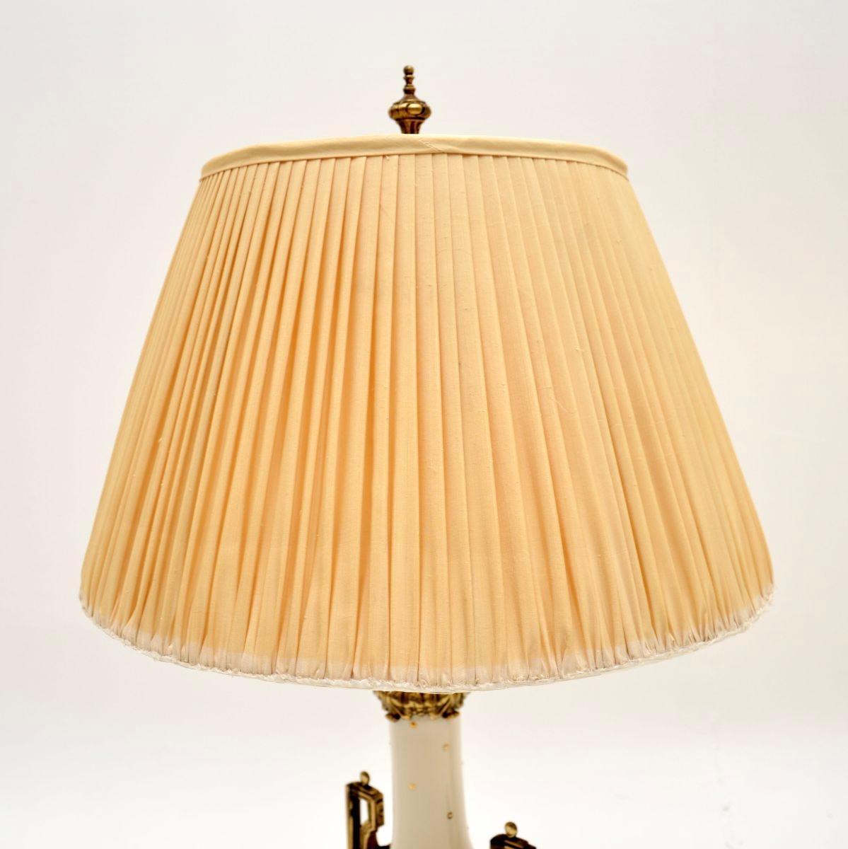 Pair of Antique French Ceramic and Gilt Metal Table Lamps In Good Condition For Sale In London, GB