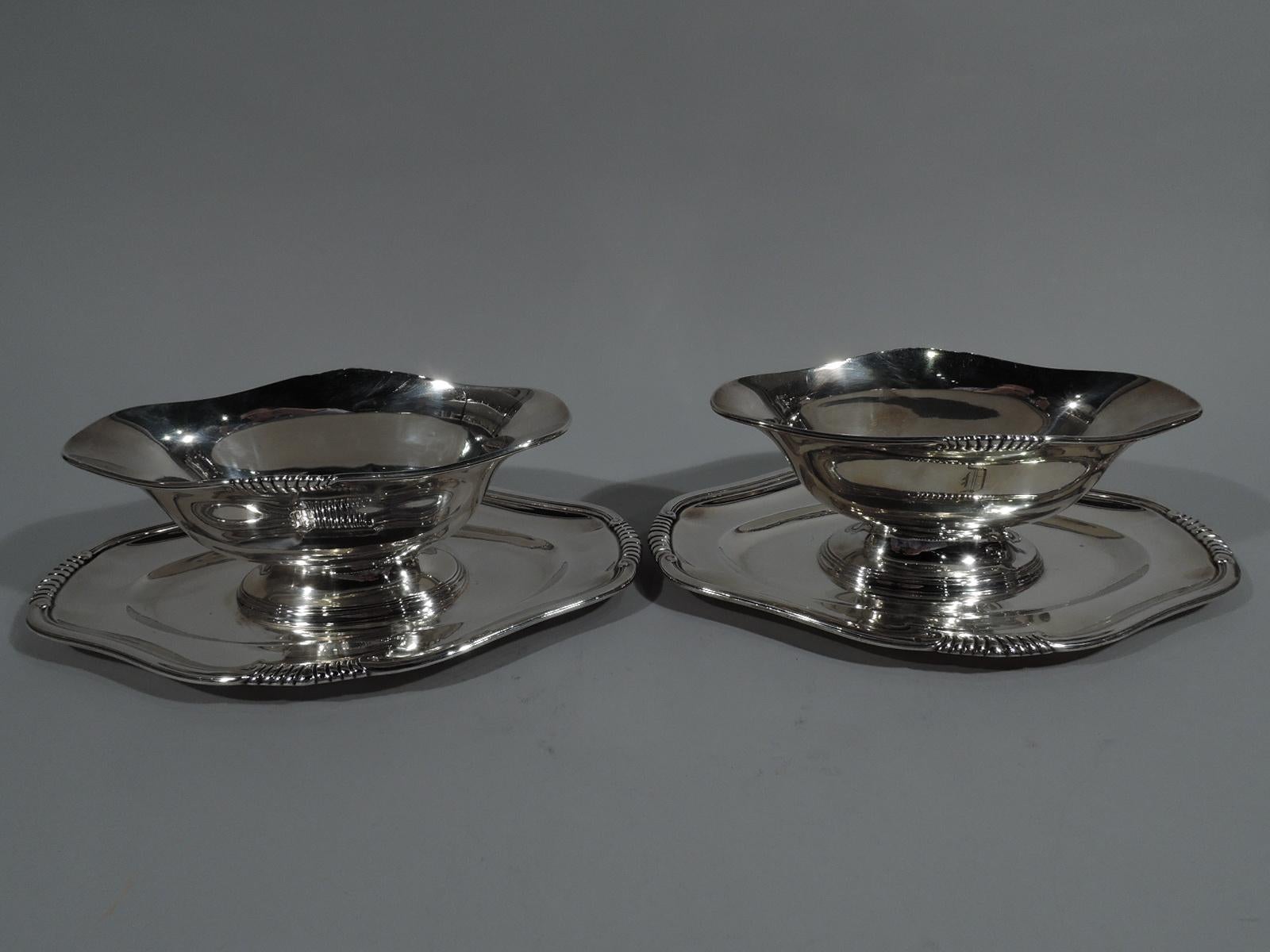 Belle Époque Pair of Antique French Classical Silver Gravy Boats on Stands
