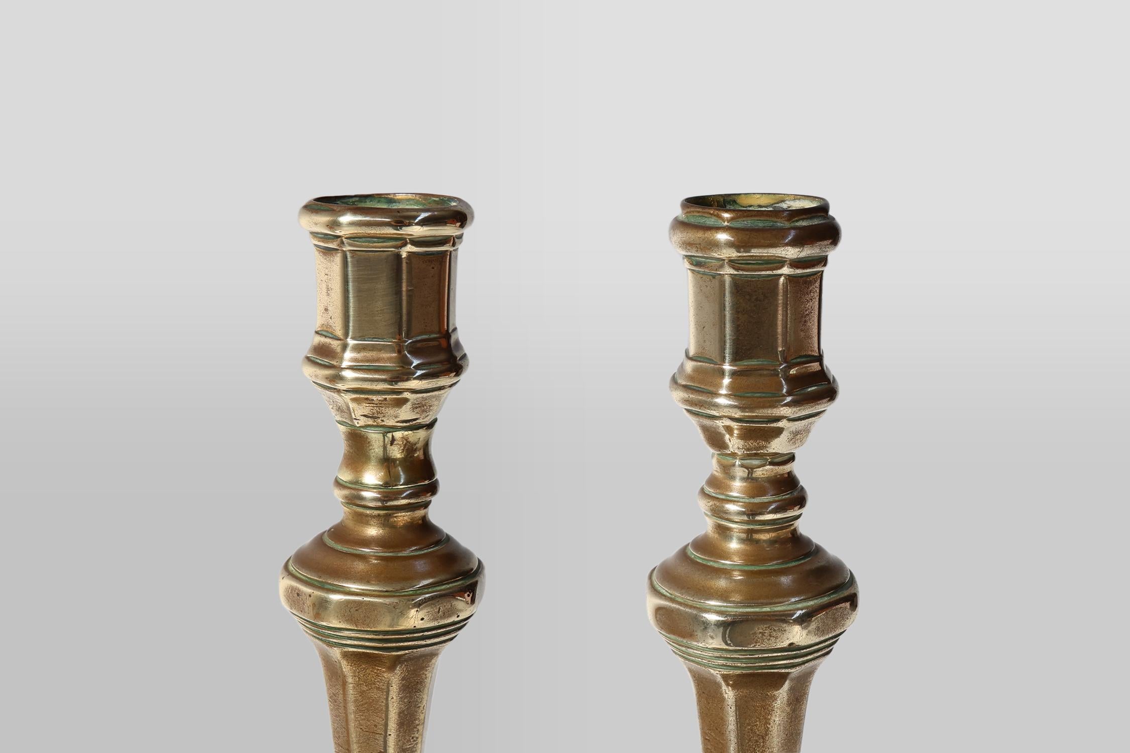 Pareja de candelabros de cobre Antique French, ca. 1800 Romántico en venta