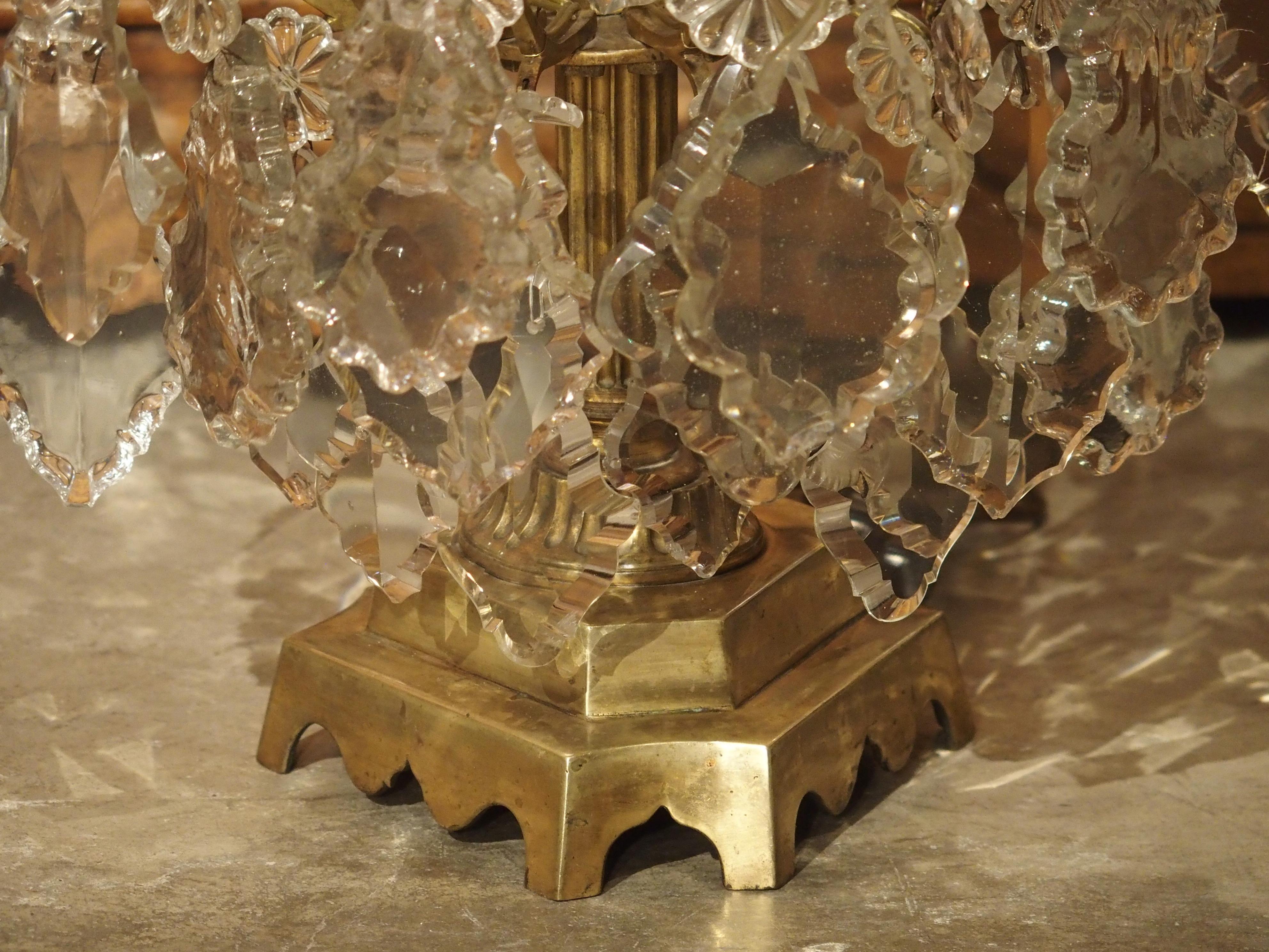 Français Paire de Girandoles anciennes en bronze et cristal, Circa 1890 en vente