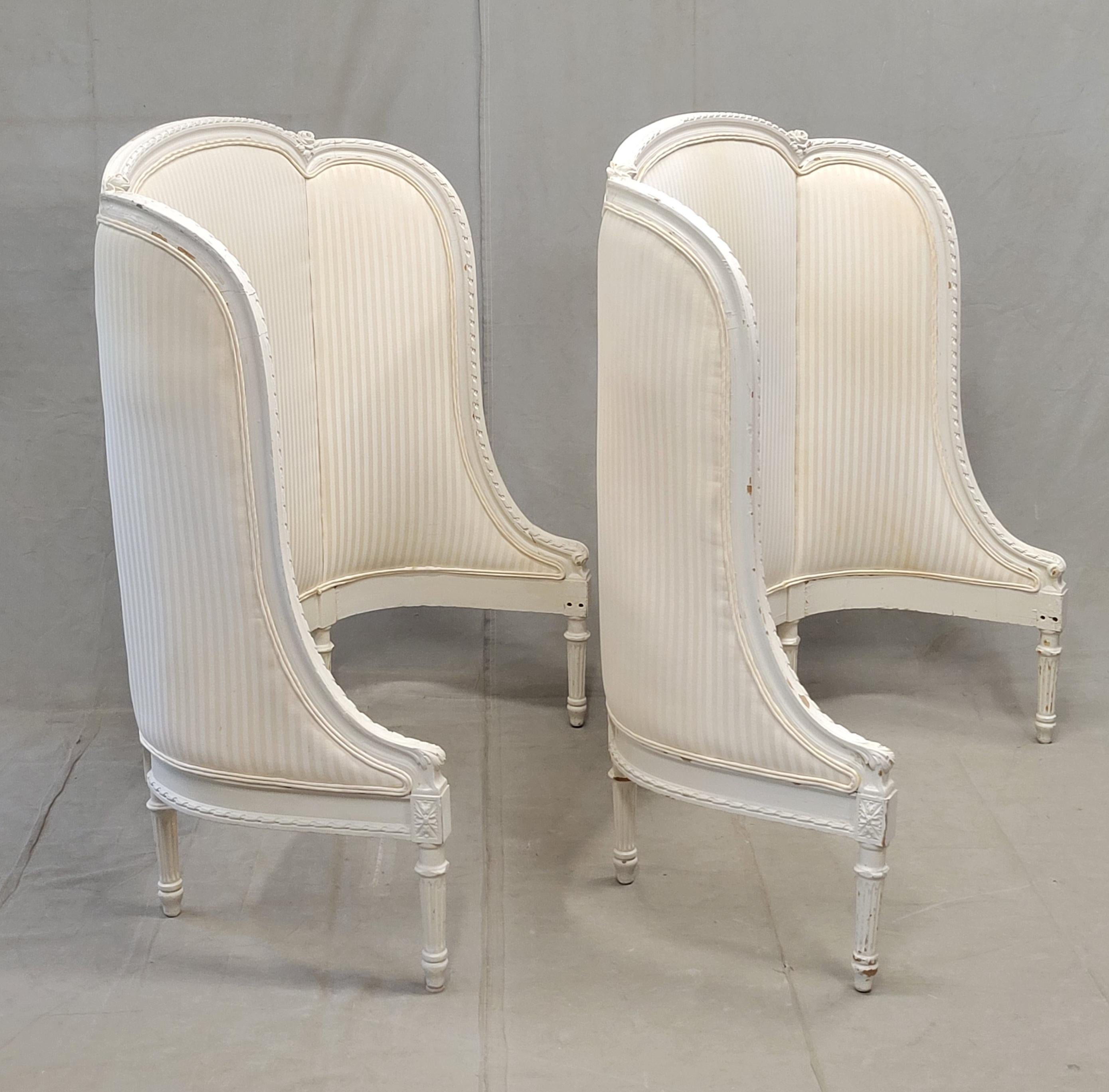 Pair of Antique French Curved Twin Headboards with Ivory Sateen Upholstery Provincial francés en venta