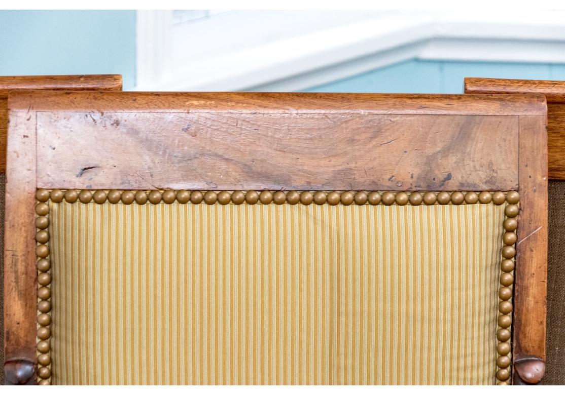 Stile impero Coppia di telai per poltrone imbottite in stile francese impero in vendita