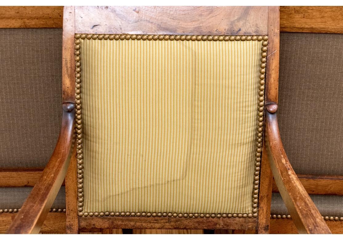 Coppia di telai per poltrone imbottite in stile francese impero In condizioni deteriorate in vendita a Bridgeport, CT