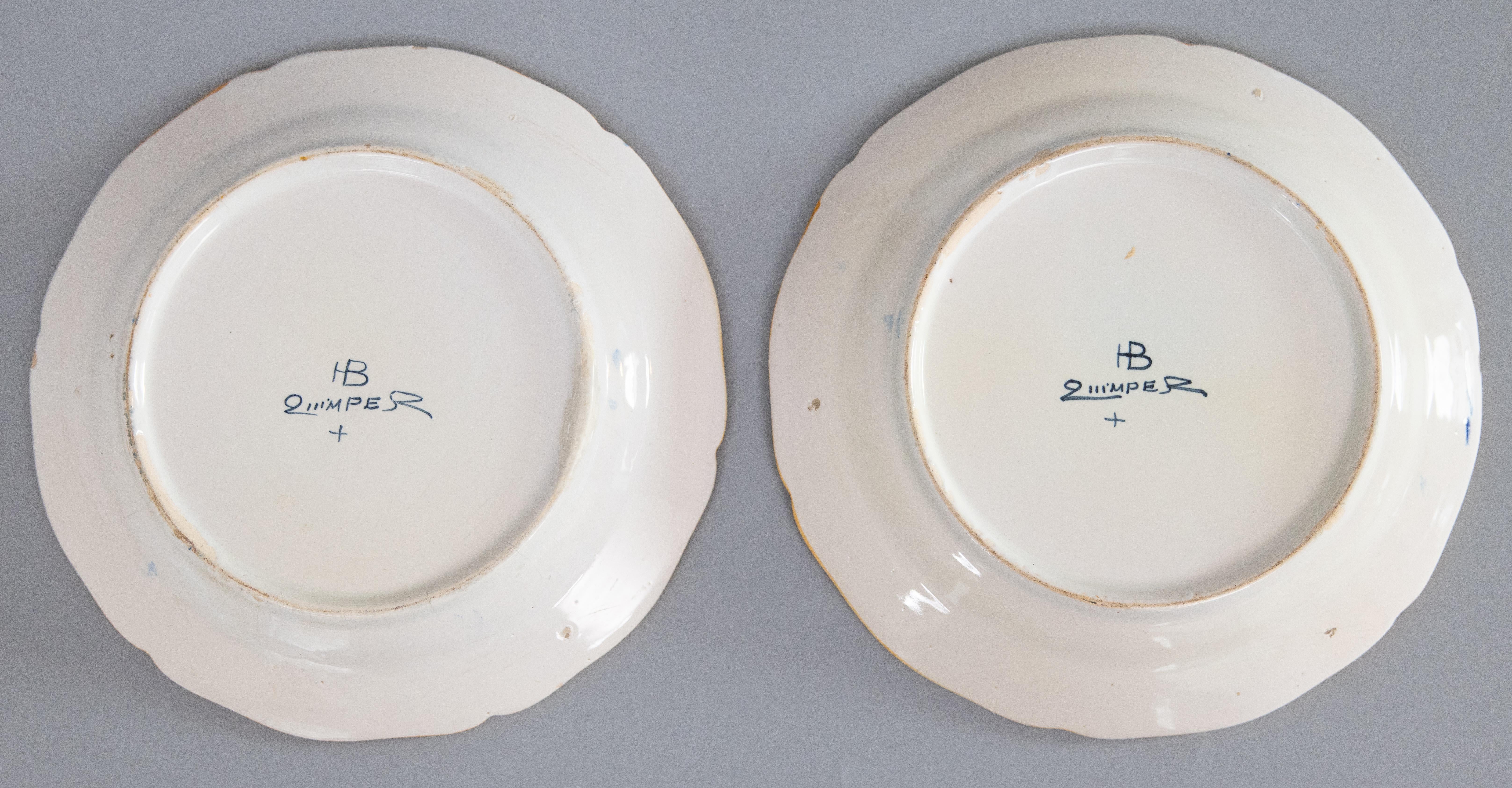 Paire d'assiettes Quimper en faïence française ancienne, vers 1920 en vente 1