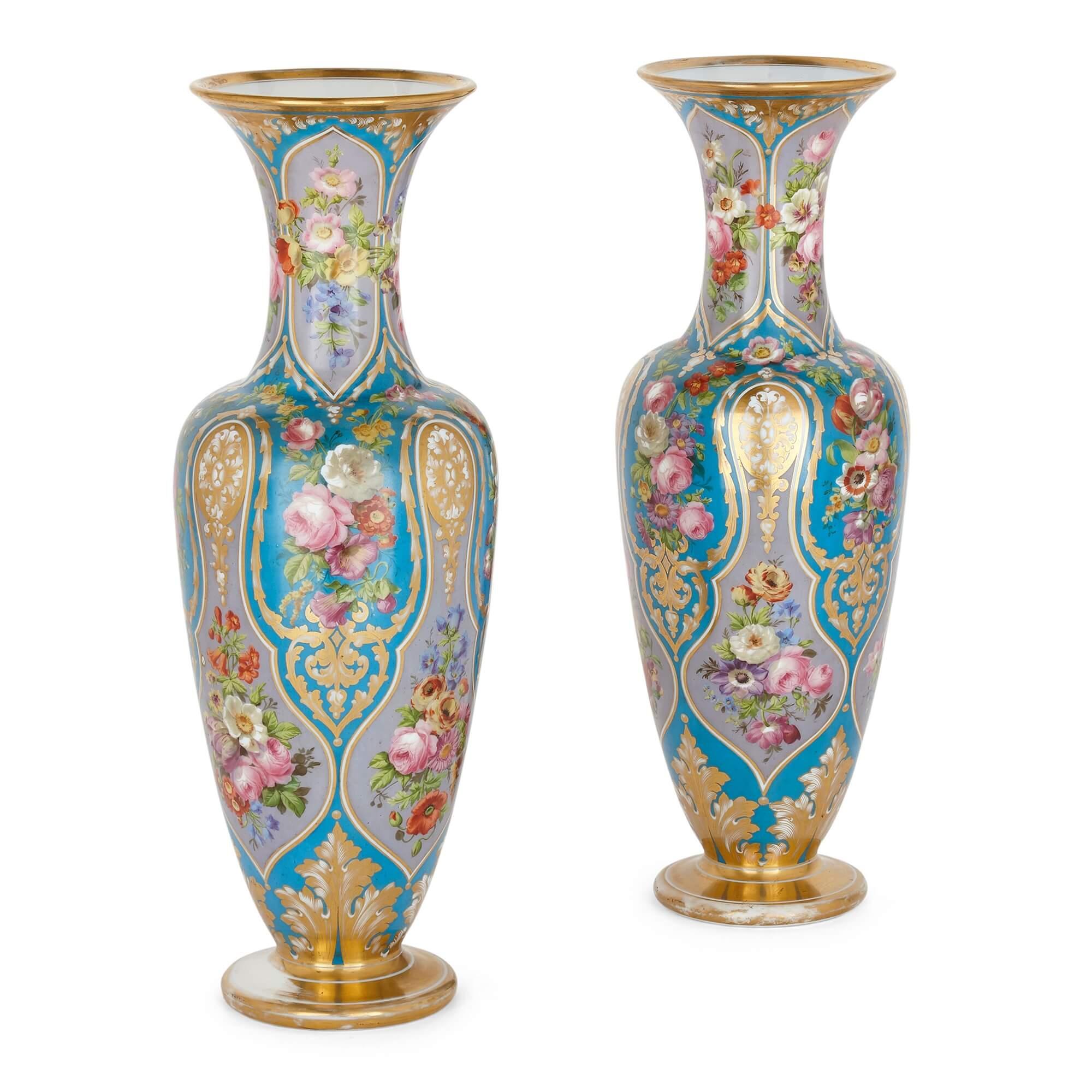 Pair of Antique French Floral Glass Vases by Baccarat In Good Condition For Sale In London, GB