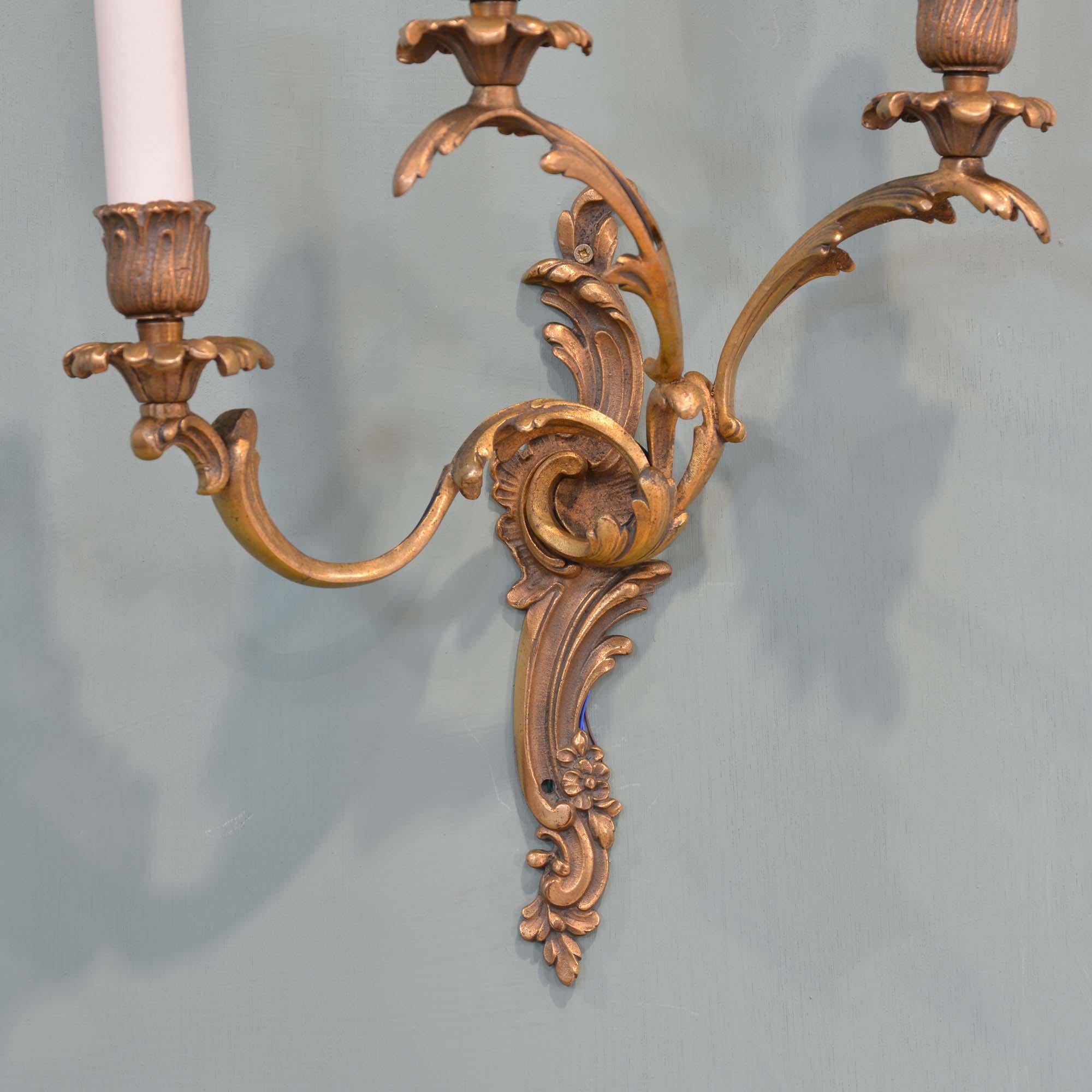 Pair of antique French gilt brass Rococo wall lights For Sale 1