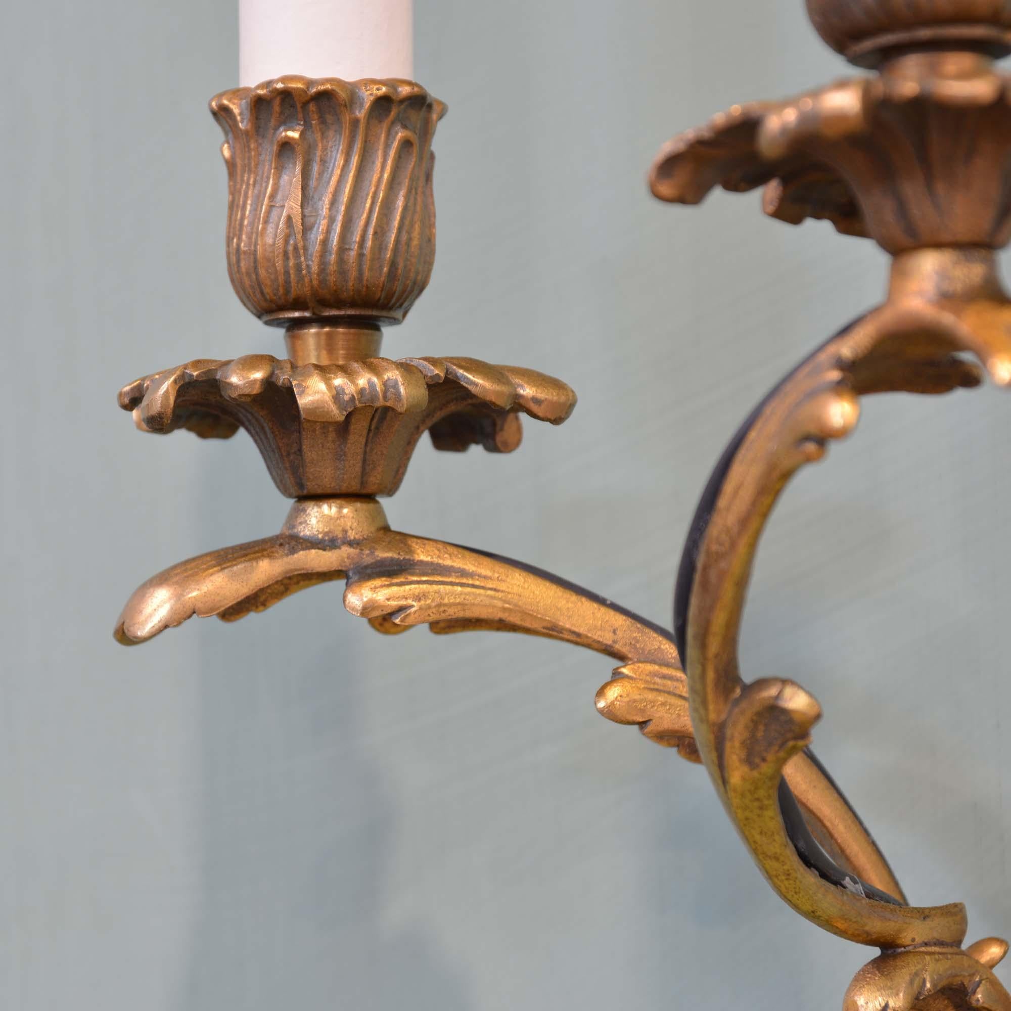 Pair of antique French gilt brass Rococo wall lights For Sale 3