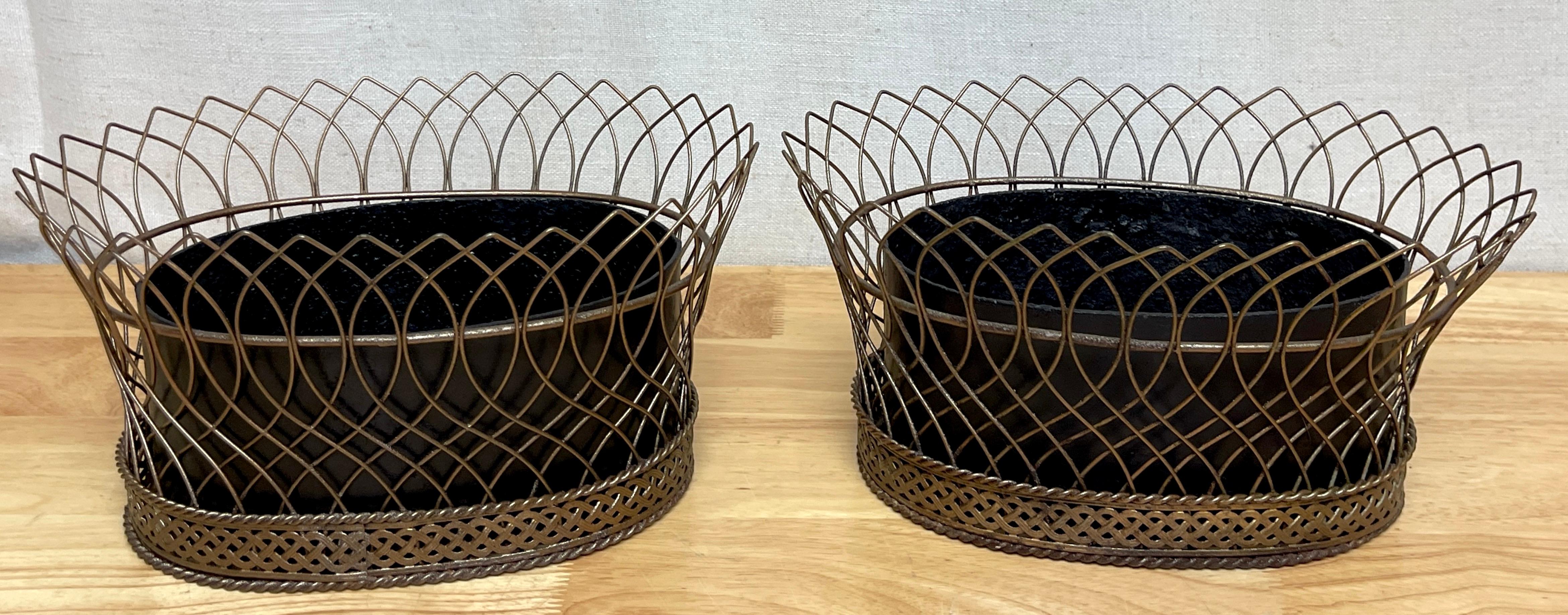 Pair of Antique French Gilt Tôle & Iron Tole Metal Filigree Oval Planters For Sale 2