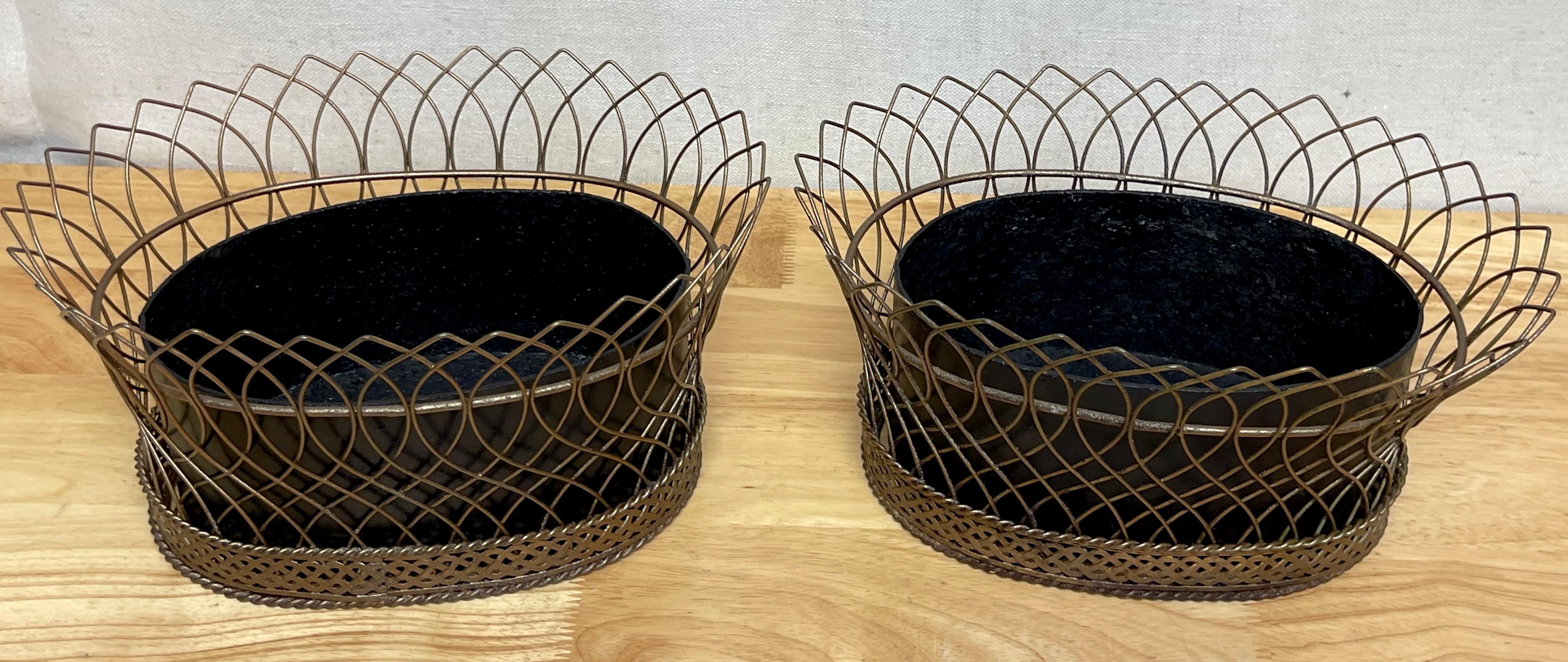 Pair of Antique French Gilt Tôle & Iron Tole Metal Filigree Oval Planters For Sale 3
