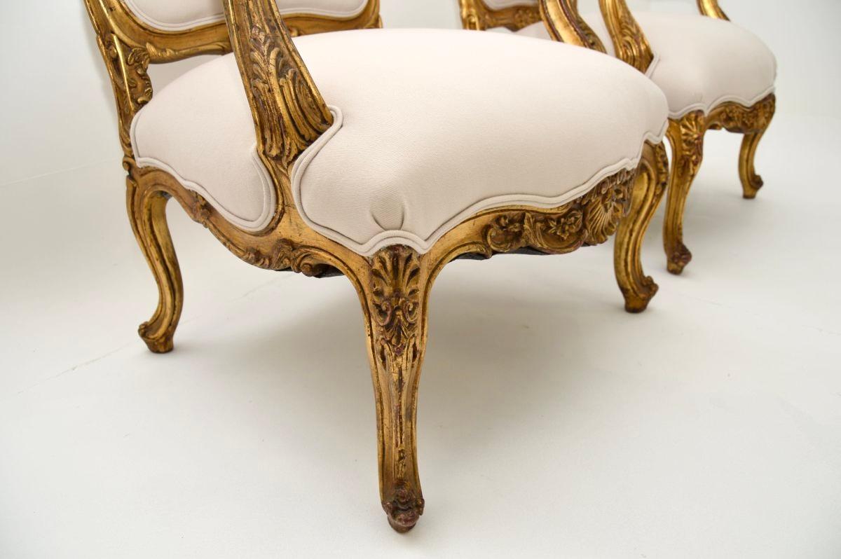 Paire de fauteuils anciens en bois doré français en vente 6