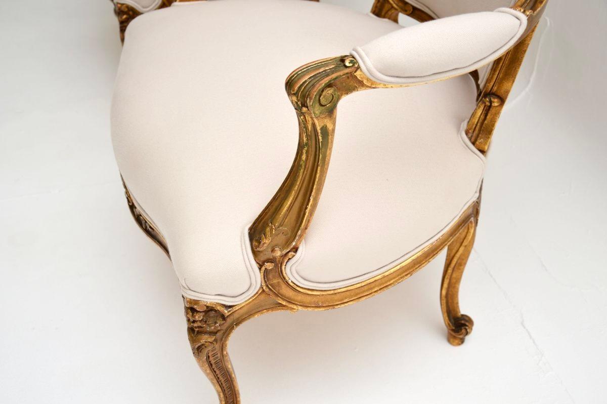 Pareja de Antiguos Sillones de Salón Franceses de Madera Dorada en venta 4