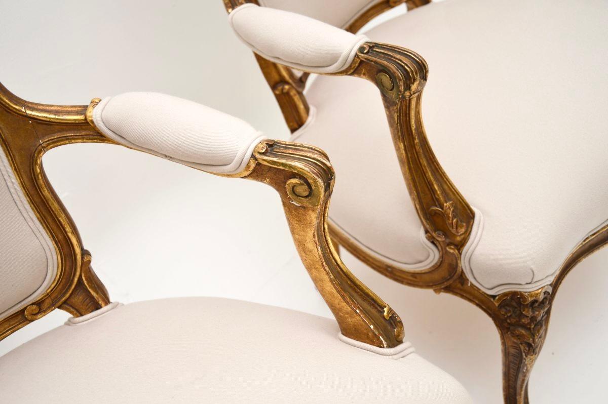 Pareja de Antiguos Sillones de Salón Franceses de Madera Dorada en venta 5