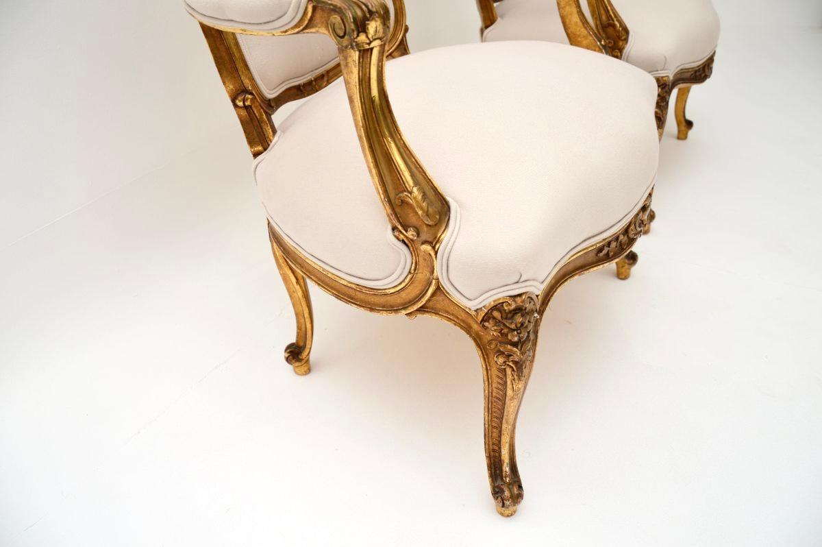 Pareja de Antiguos Sillones de Salón Franceses de Madera Dorada en venta 6