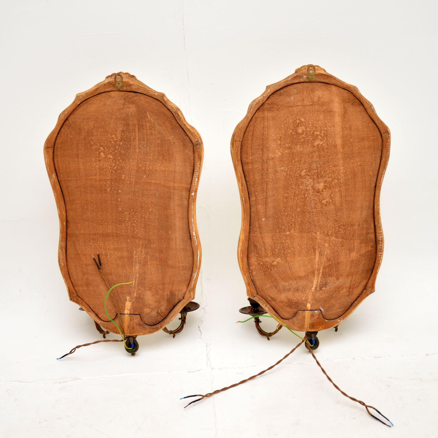 Français Paire de miroirs d'applique en bois doré Antique Wood Wood en vente