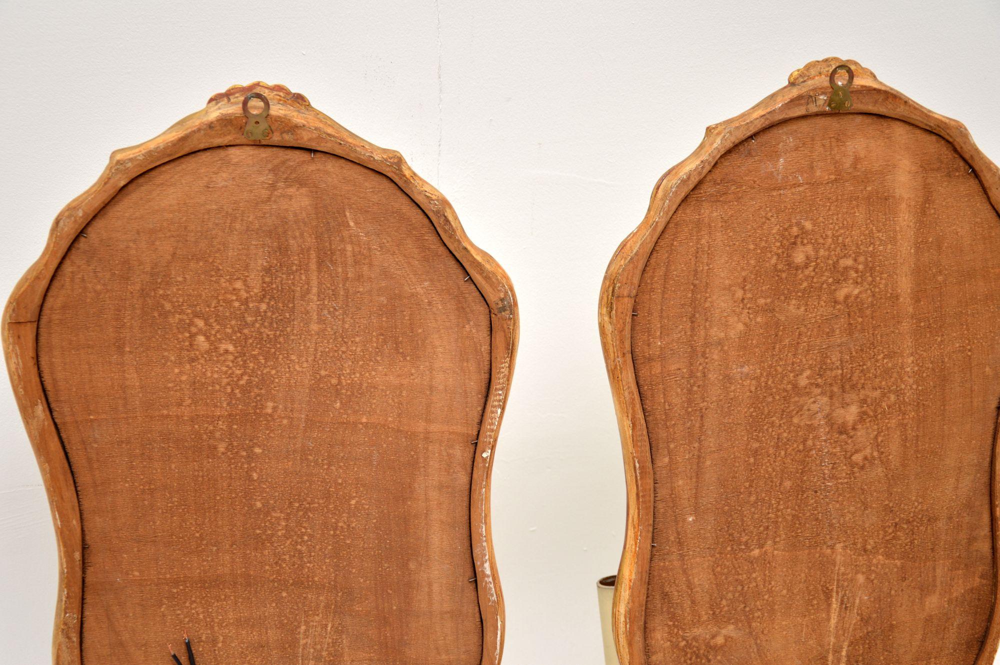 Paire de miroirs d'applique en bois doré Antique Wood Wood Bon état - En vente à London, GB