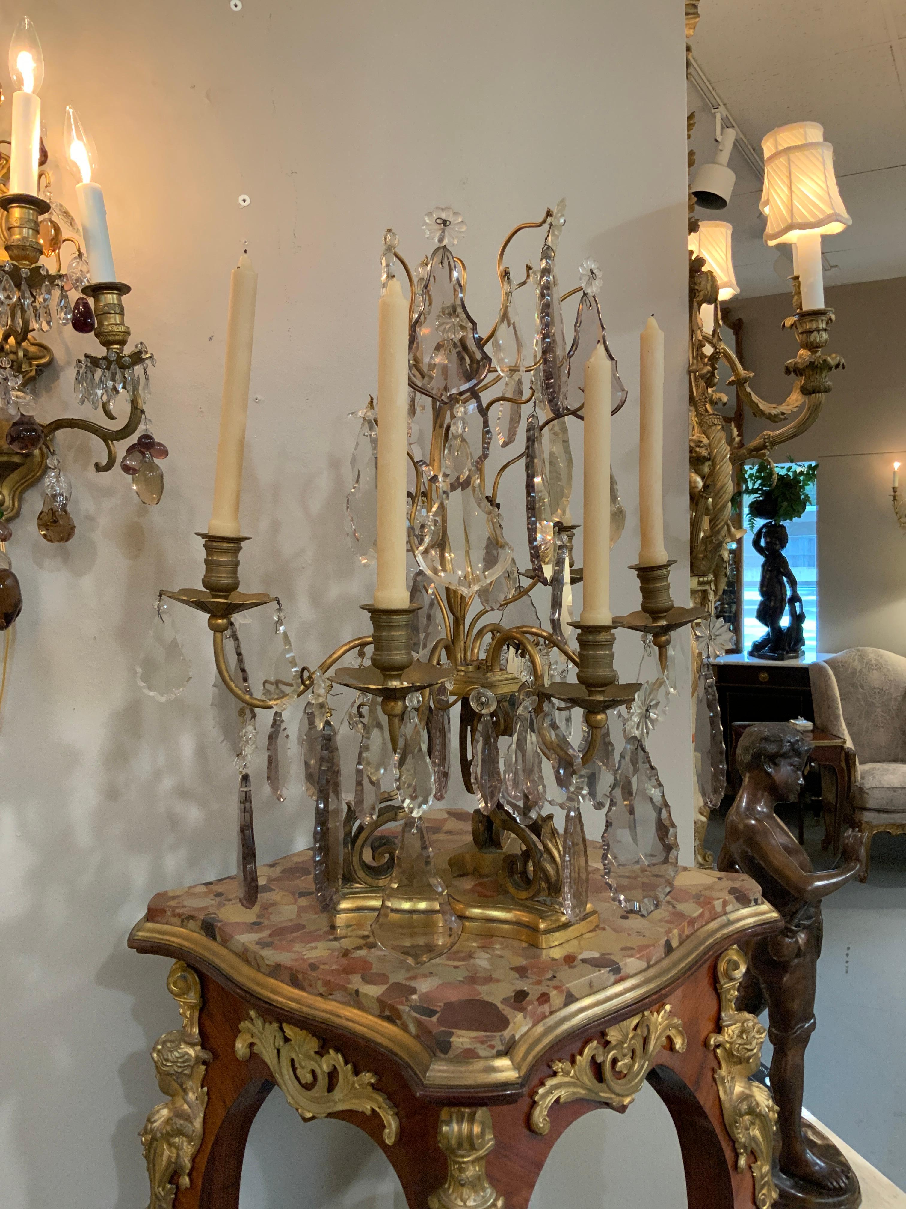 Paire de Girondles français anciens en cristal fumé, transparent et lavande en vente 4