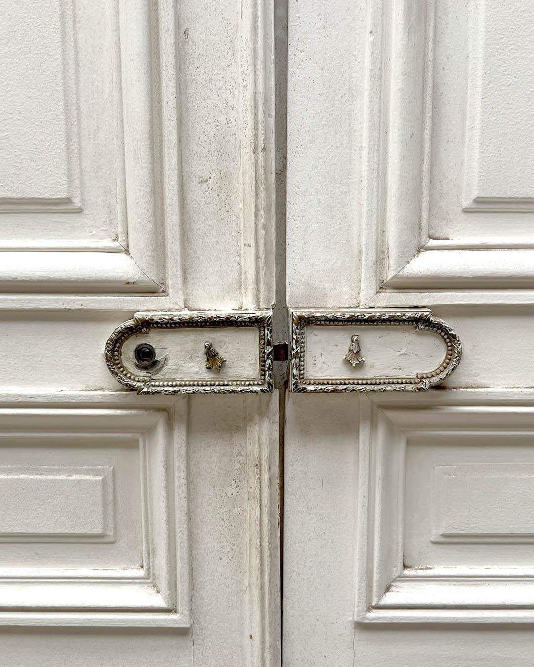 Inizio XX secolo Coppia di porte a due battenti Haussmannian francesi, inizio XX secolo in vendita