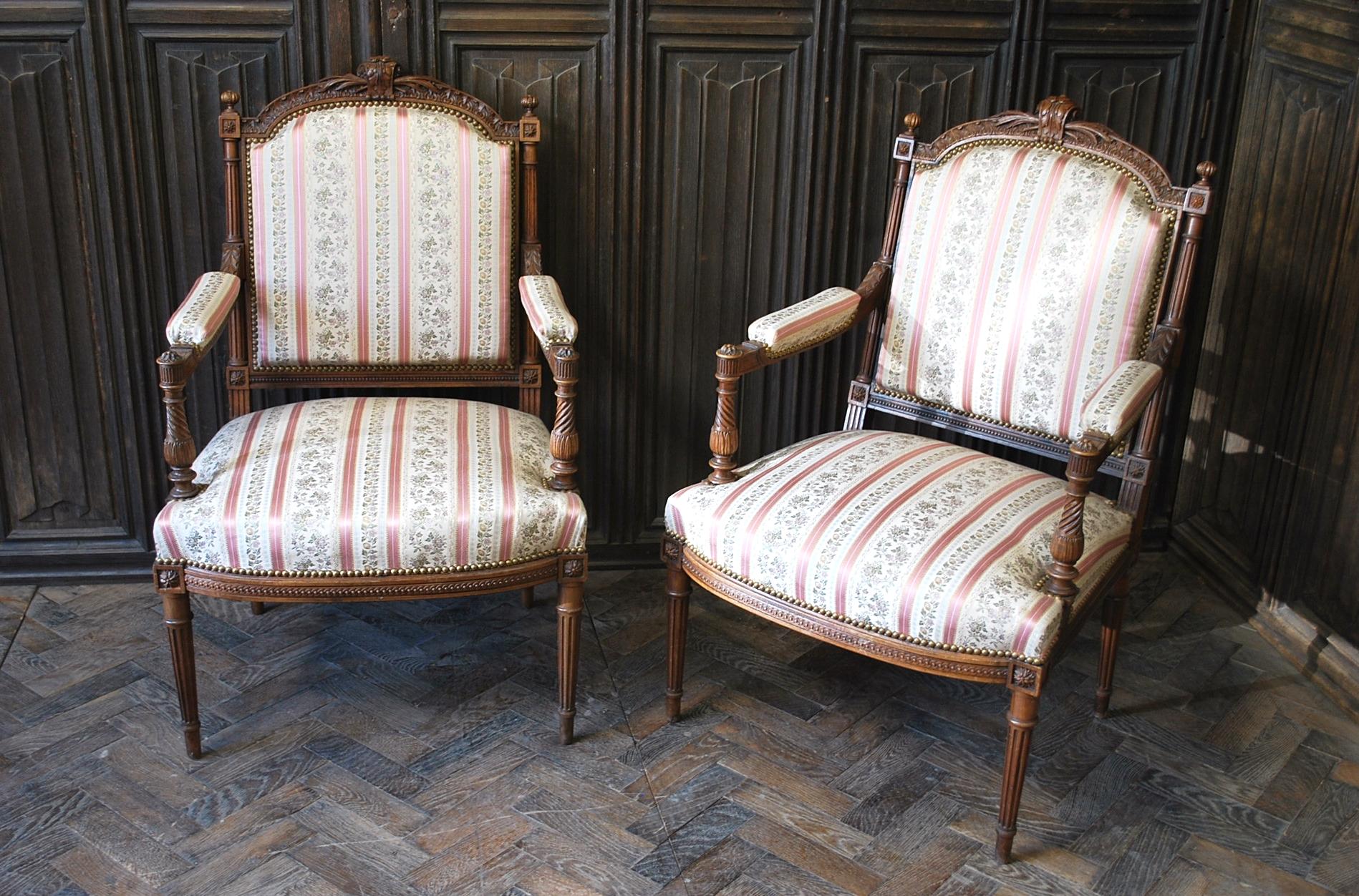 Pair of antique French Henri II walnut armchairs For Sale 2