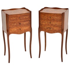 Paire de tables de chevet anciennes en marqueterie française