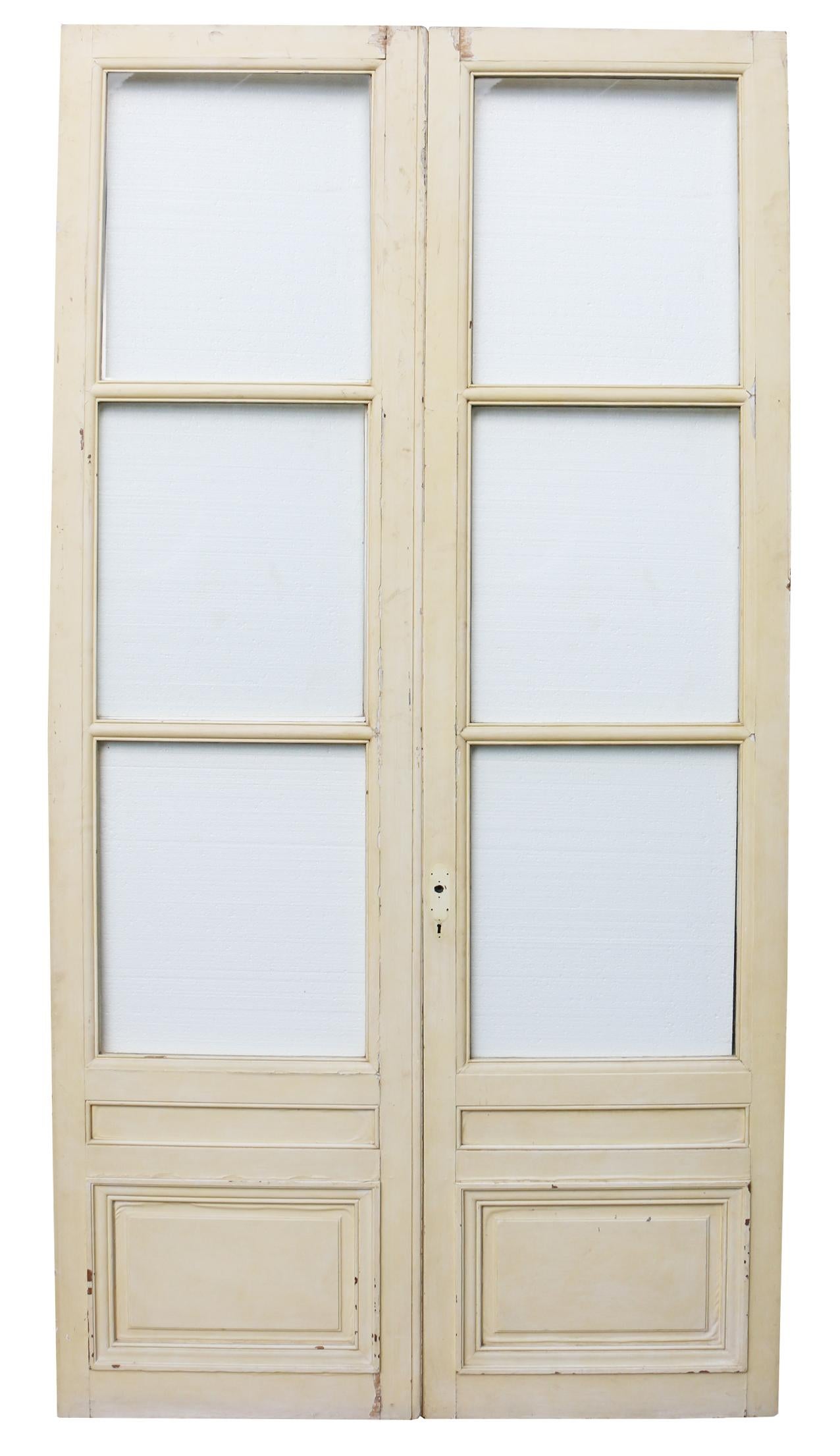 About

These impressive large doors are in original condition, they have been made from pine and are single glazed.

Condition report

Very good overall condition. Paint has chips and scratches. There are areas of blistered paint around the
