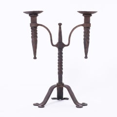 Coppia di bastoni per candele in ferro di Antique French