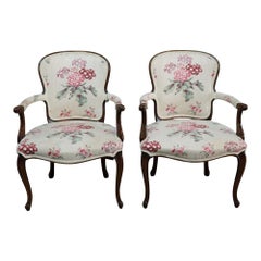 Paire de fauteuils bergère français anciens de style Louis XV, vers 1920