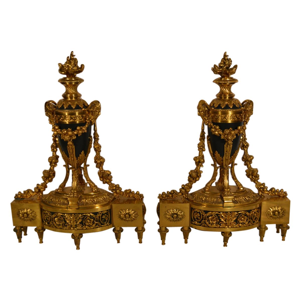 Paar antike französische Louis-XV-Chenets