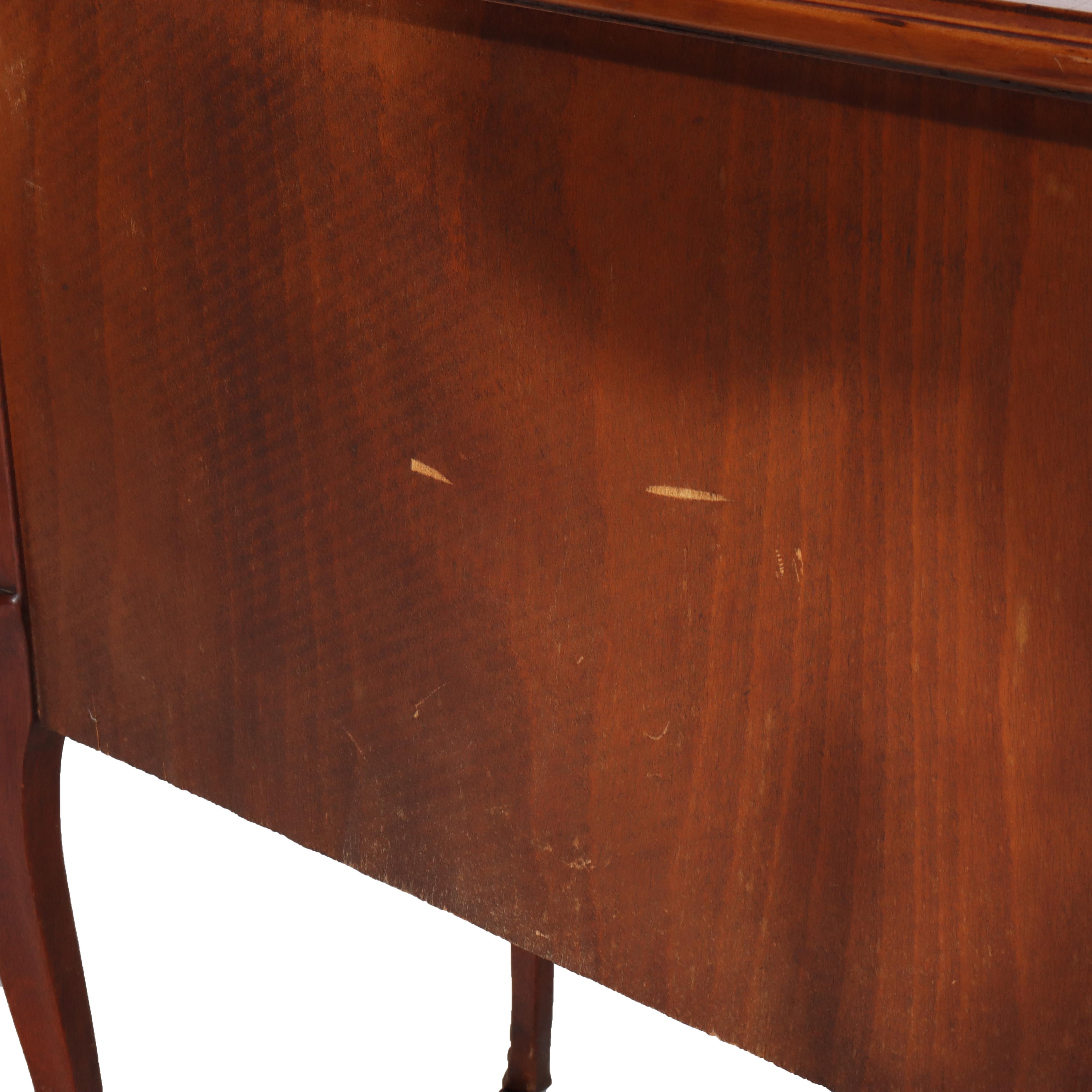 Paire d'anciens pupitres à 2 tiroirs en acajou et bois de satin marqueté de style Louis XV français en vente 8