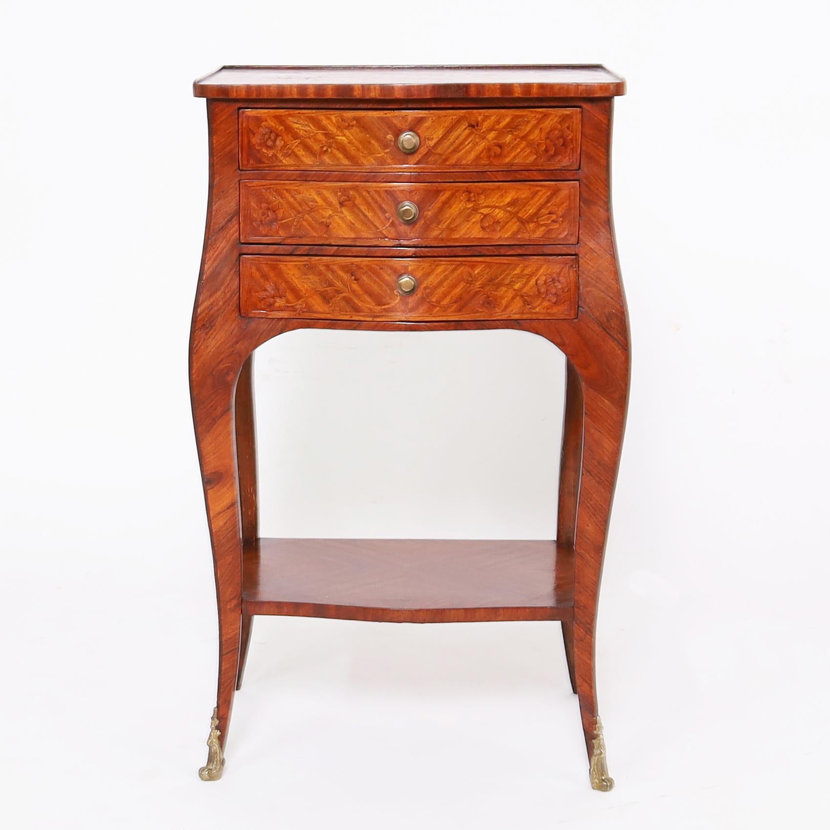 Français Paire d'anciens supports incrustés de style Louis XV français en vente