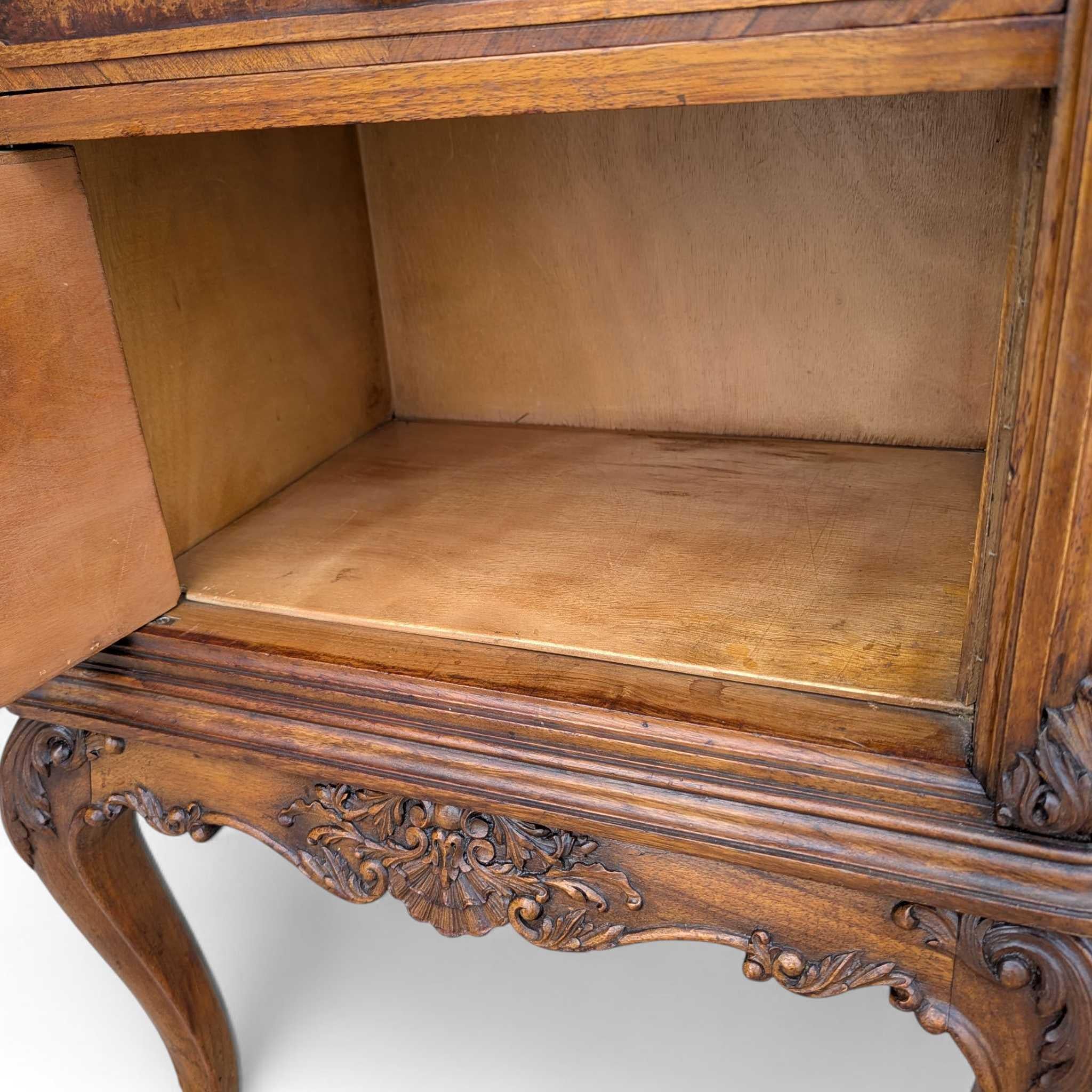 Pair of Antique French Louis XV Style Nightstands with Marble Tops, circa 1900 For Sale 7