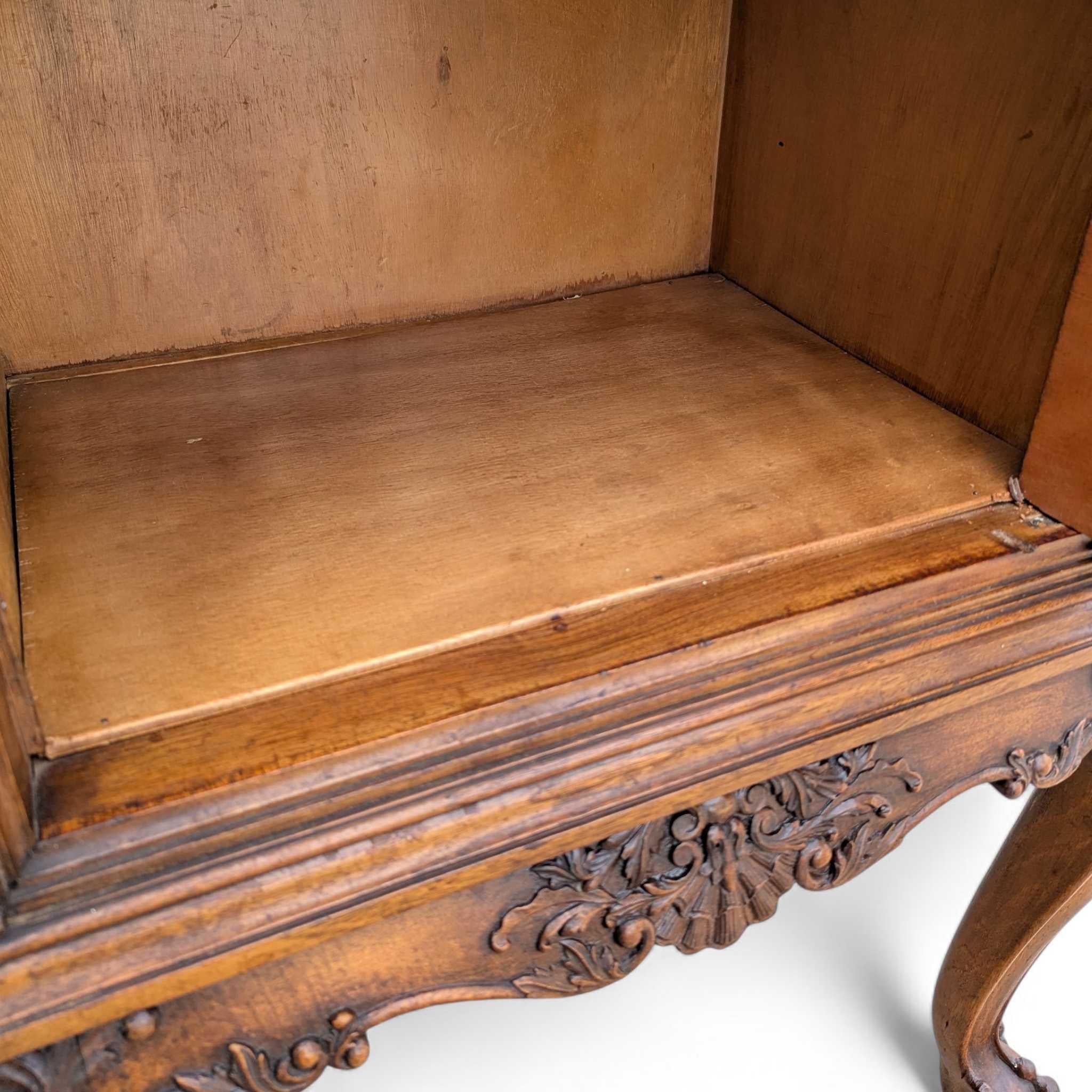 Pair of Antique French Louis XV Style Nightstands with Marble Tops, circa 1900 For Sale 8