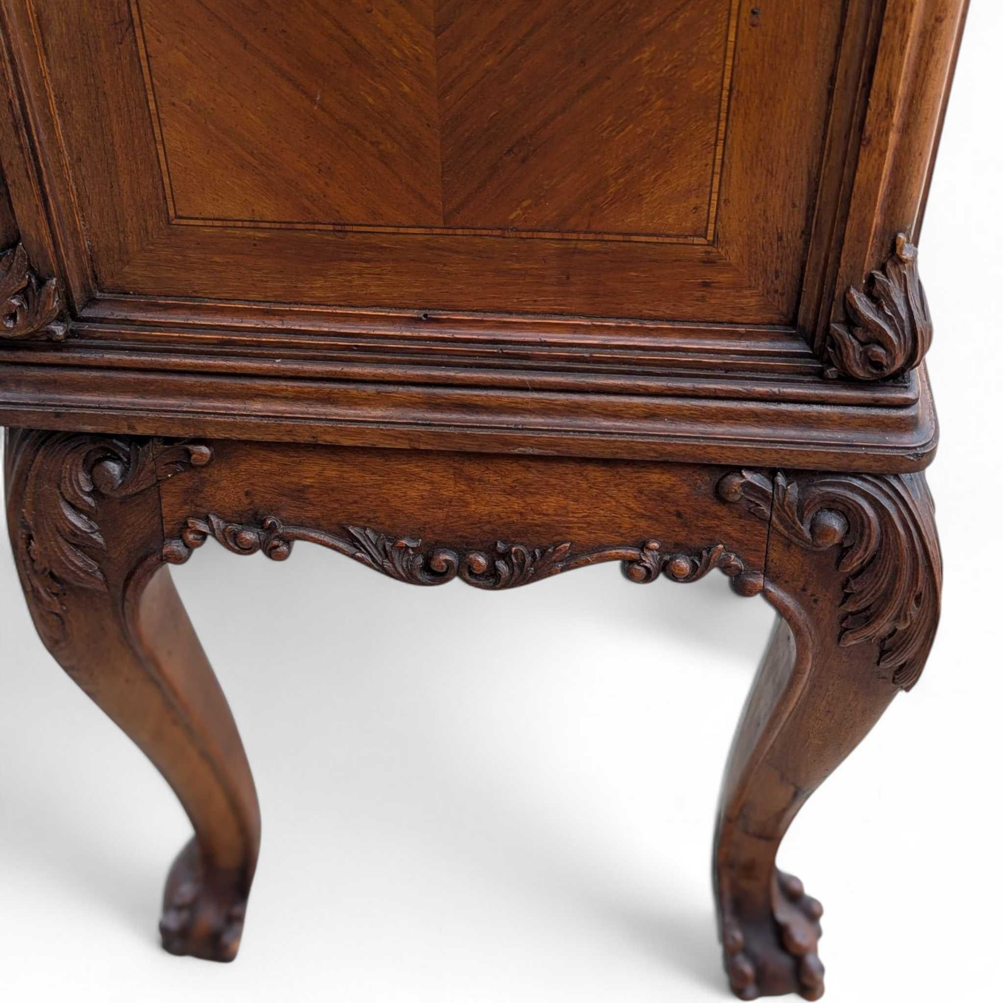Pair of Antique French Louis XV Style Nightstands with Marble Tops, circa 1900 For Sale 12