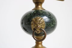 Paar antike französische Louis XVI.-Feuerböcke / Chenets-Marmorlöwen aus dem 19. Jahrhundert