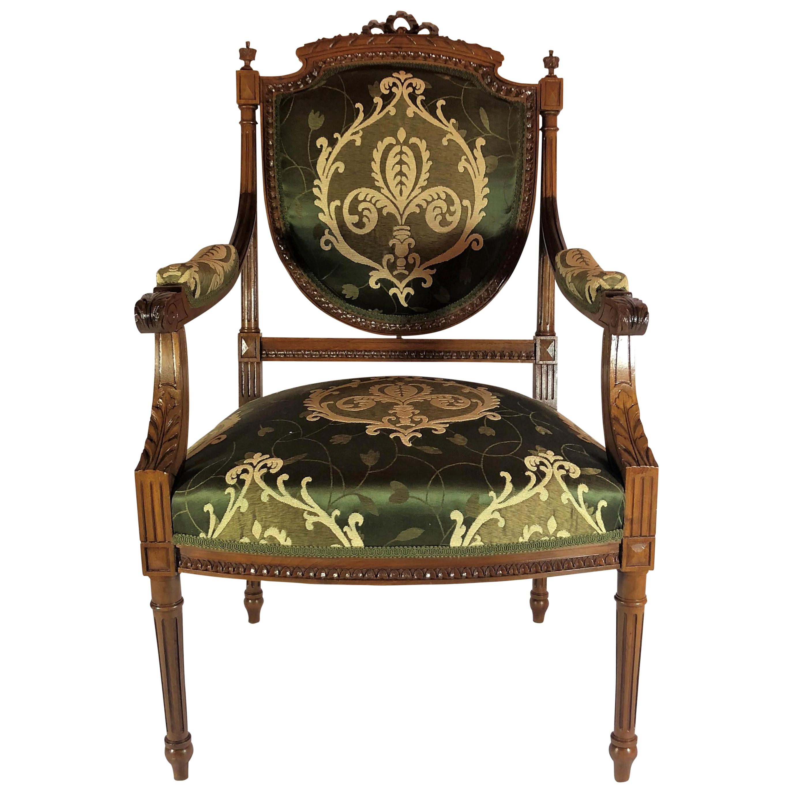 Paire de fauteuils français anciens de style Louis XVI