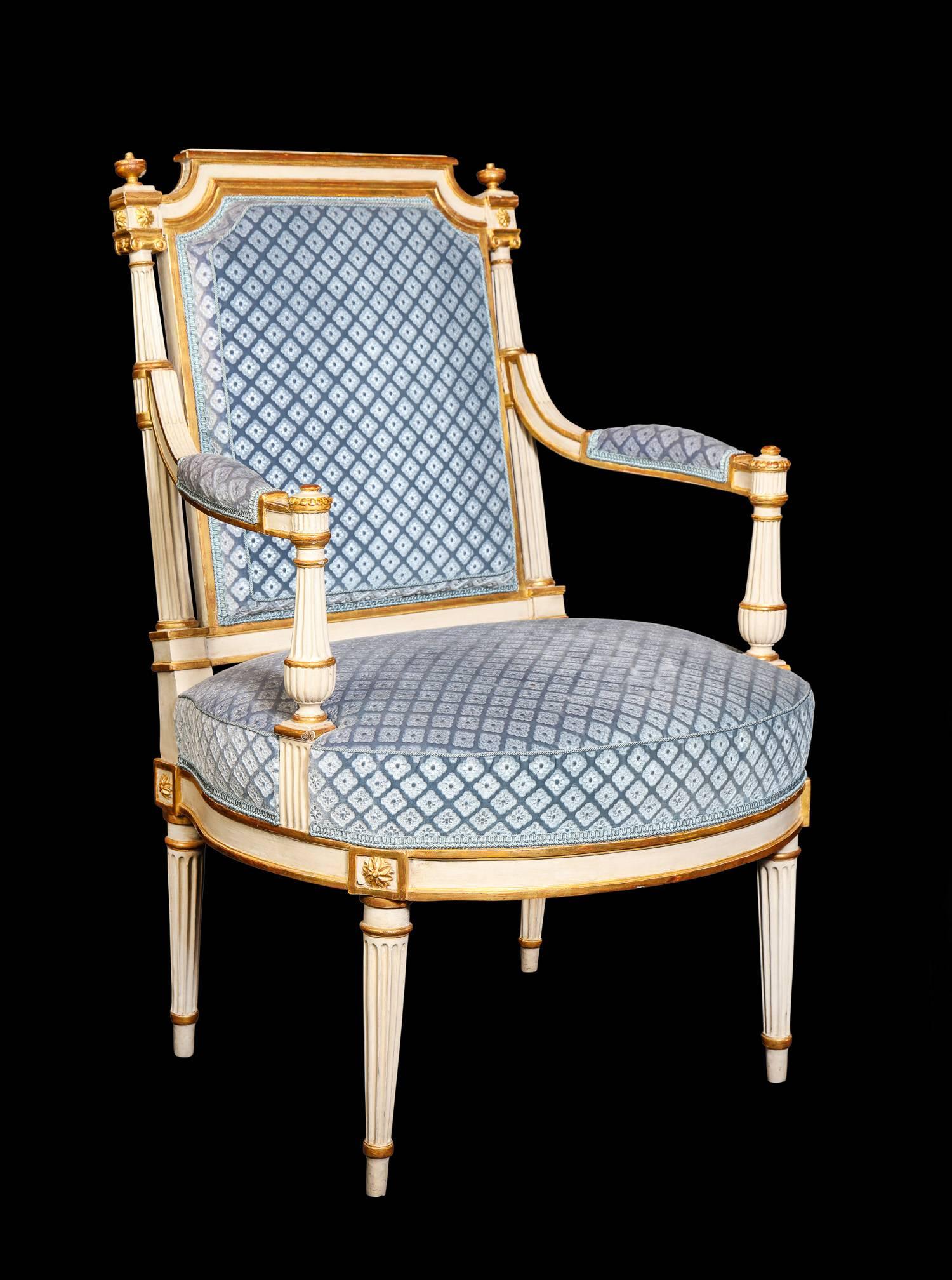Pair of Antique French Louis XVI Carved Giltwood and Painted Armchairs In Good Condition In New York, NY