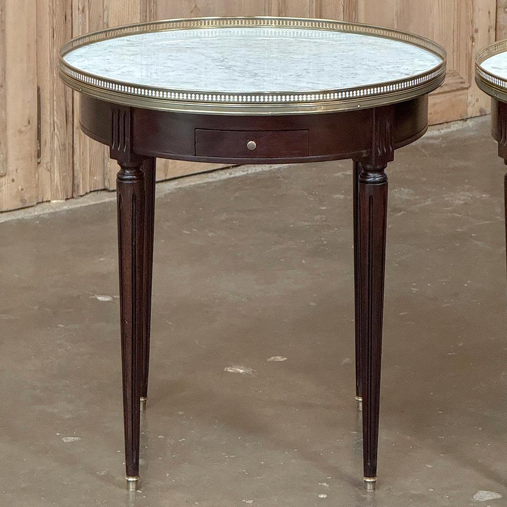 COPPIA di Tavoli Bouillotte con piano in marmo di Antique French Louis XVI In condizioni buone in vendita a Dallas, TX