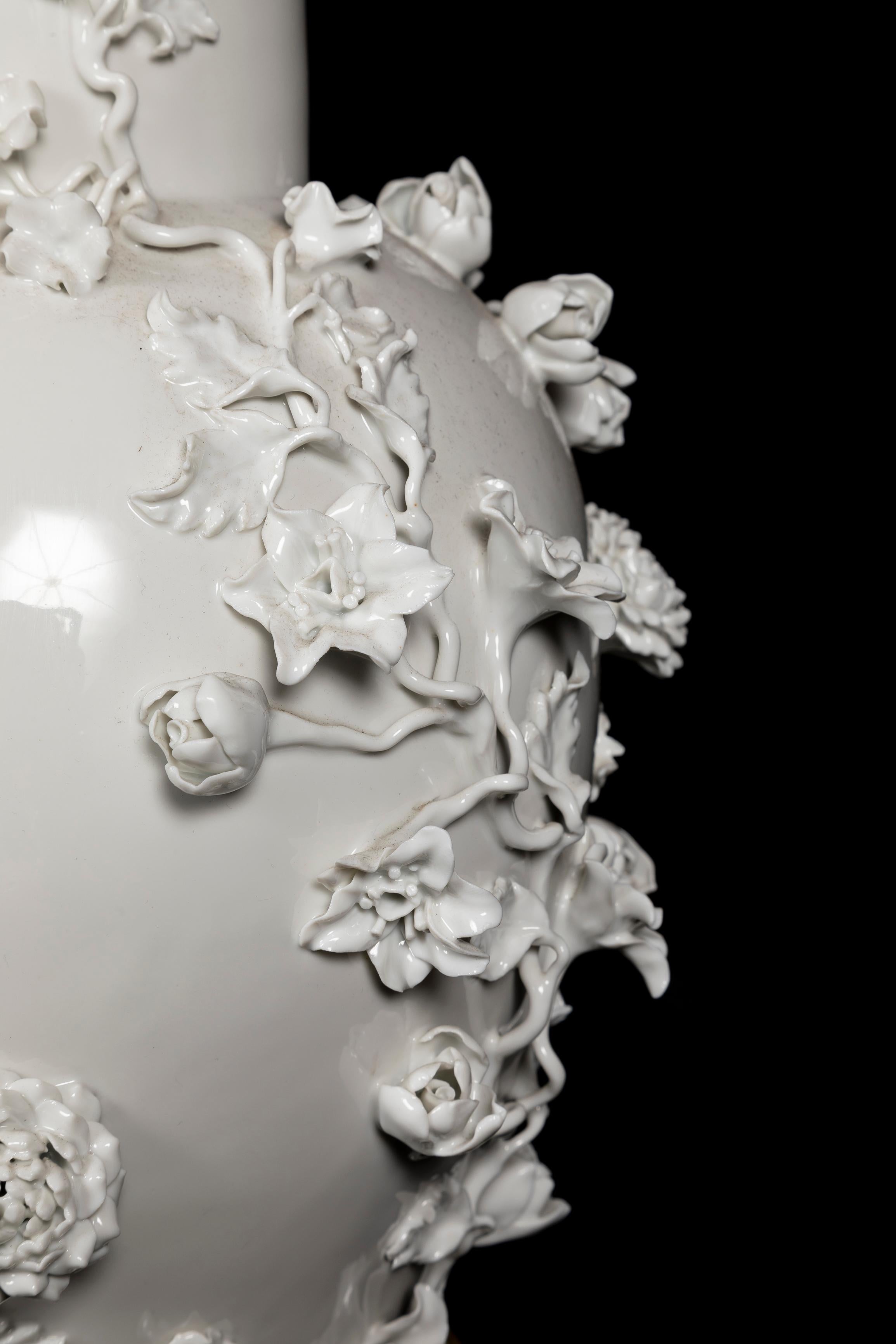 Pair of Antique French Louis XVI Style Blanc de Chine Floral Porcelain lamps For Sale 6