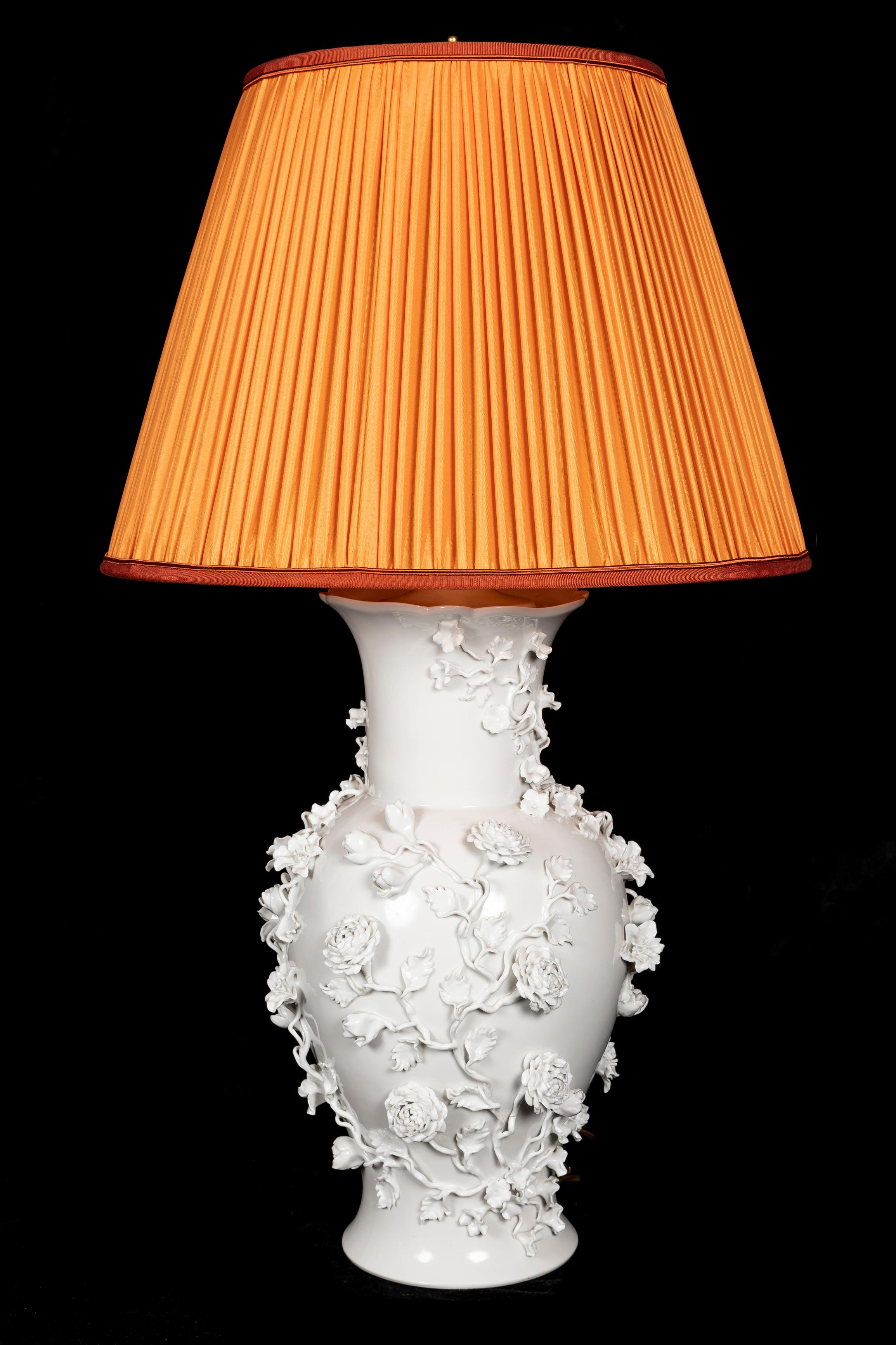Pair of Antique French Louis XVI Style Blanc de Chine Floral Porcelain lamps In Good Condition For Sale In New York, NY