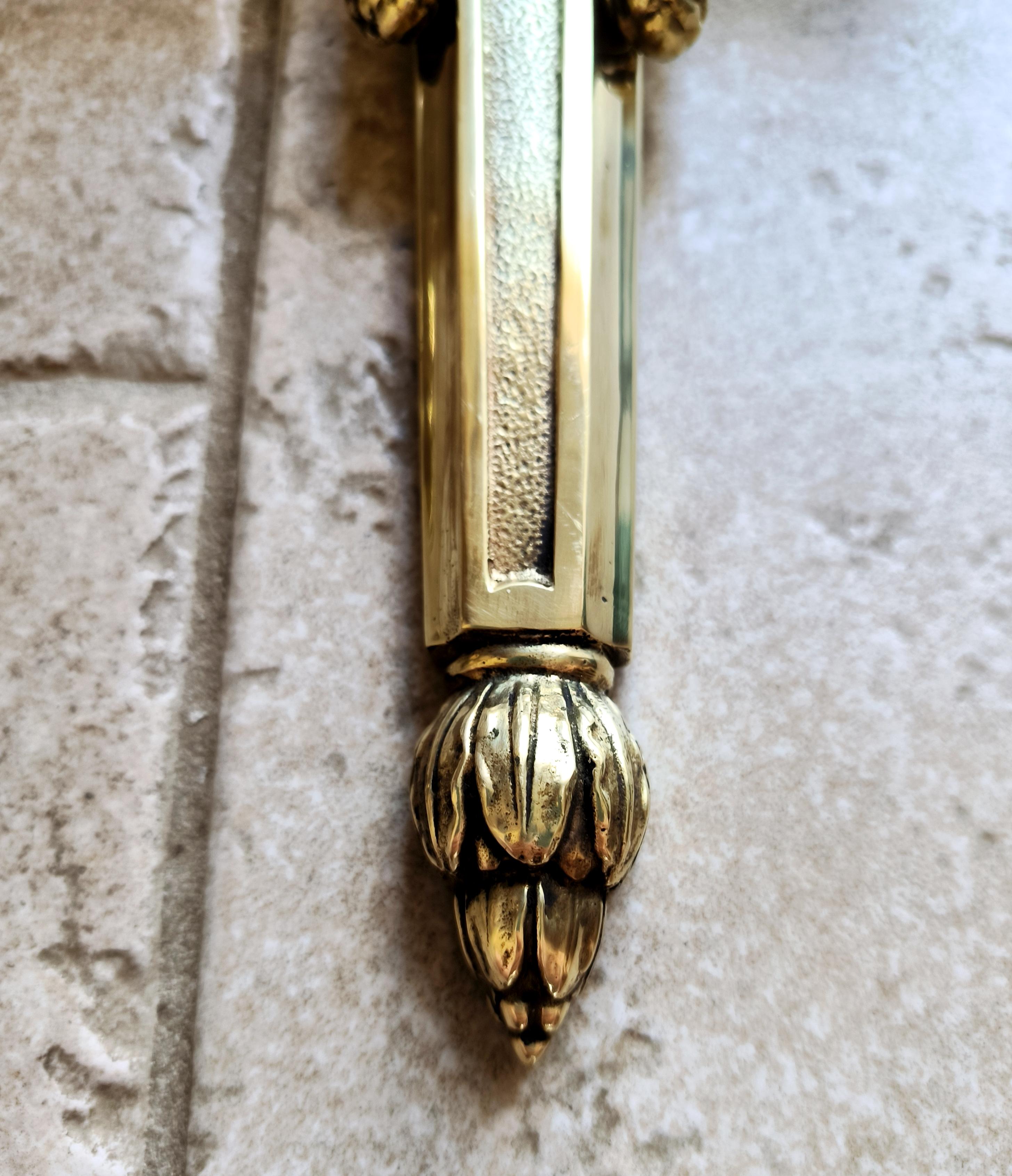 Paire d'appliques anciennes, françaises, de style Louis XVI, en bronze. Début des années 1900. en vente 3