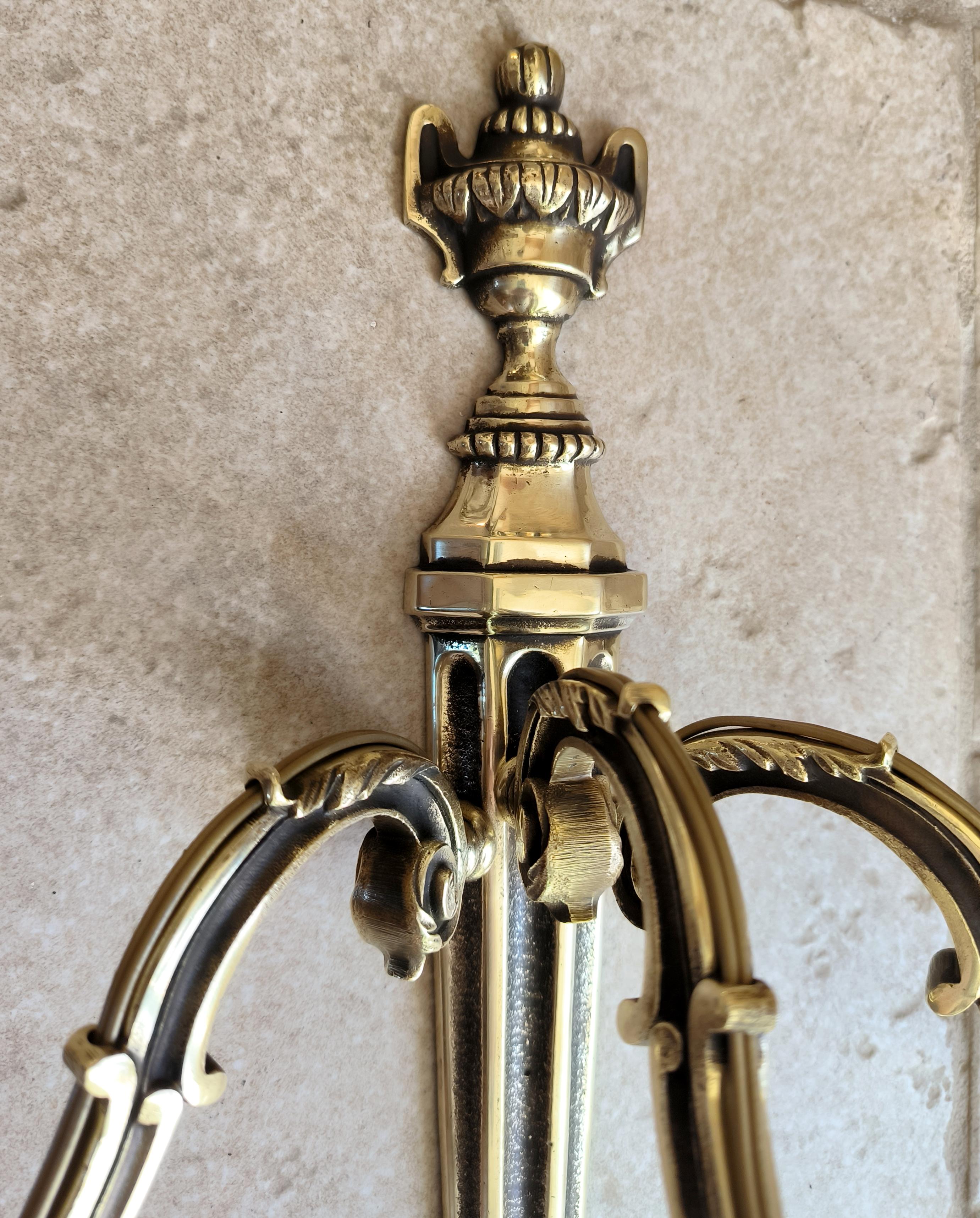 Coppia di antiche appliques francesi in bronzo in stile Luigi XVI. Circa all'inizio del 1900 in vendita 5