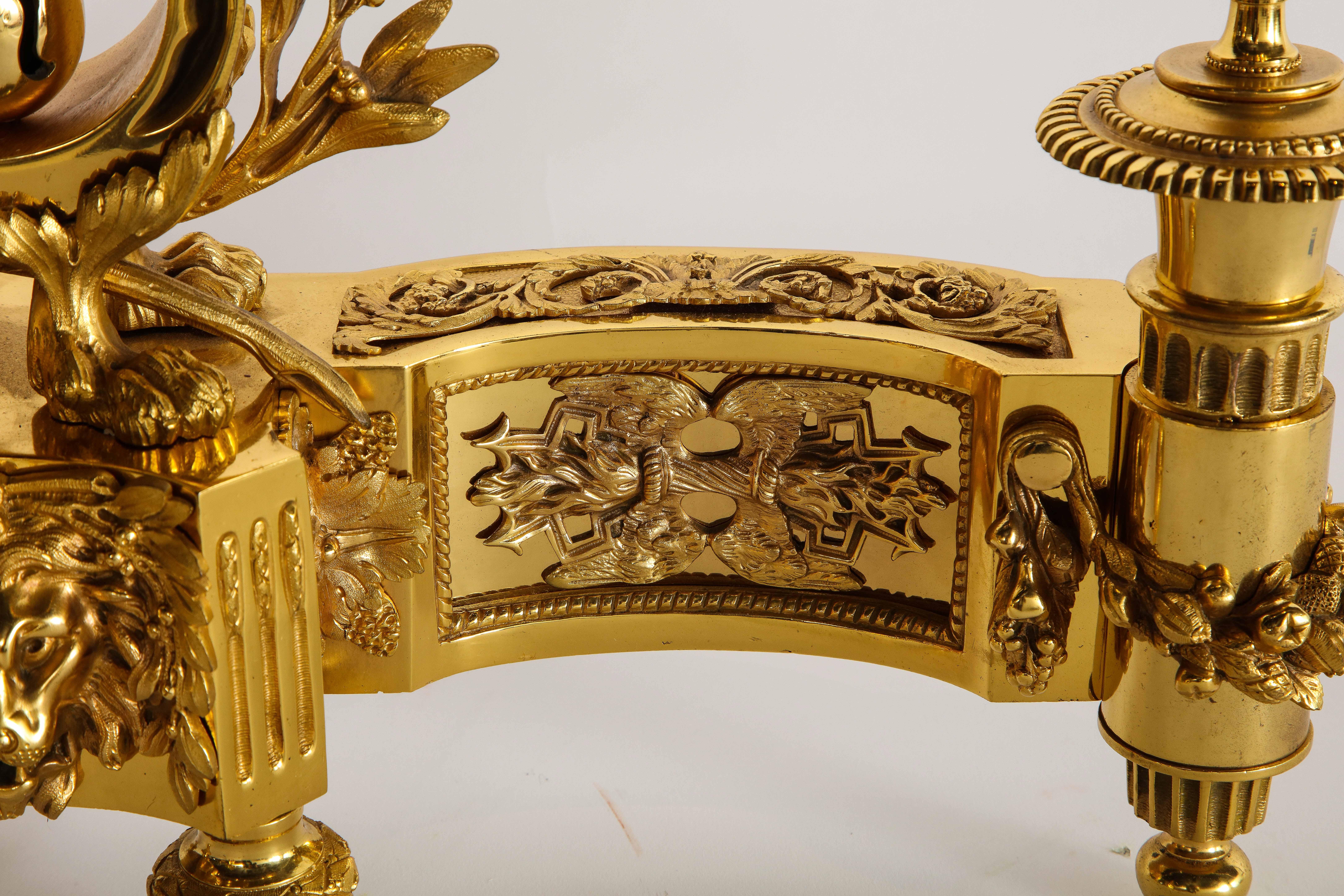 Paire de chenets anciens français de style Louis XVI en bronze doré en forme de lyre en vente 5