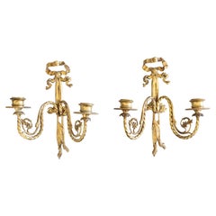 Paar antike französische Kerzenleuchter aus vergoldeter Bronze mit Schleife und Band im Louis-XVI.-Stil