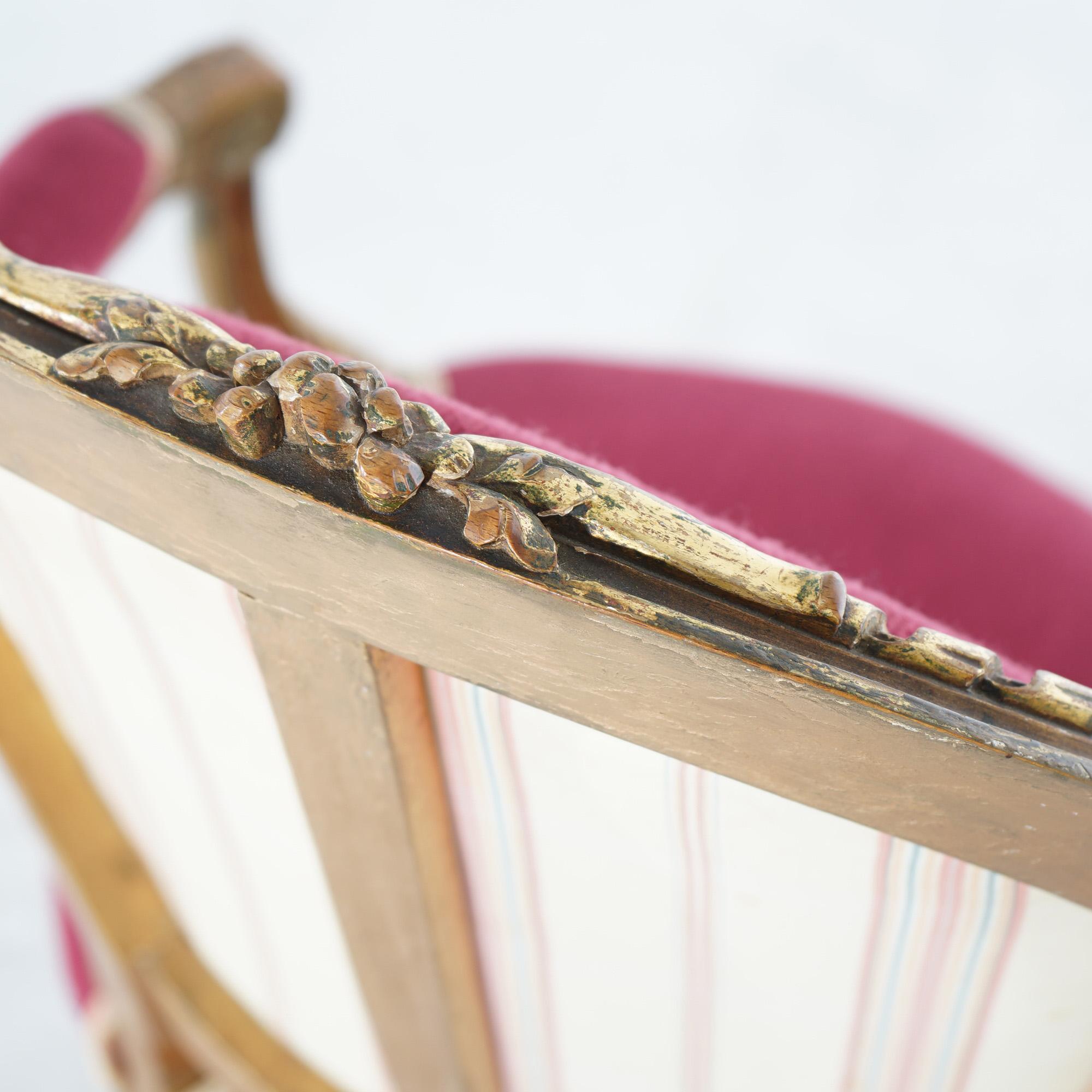 Paire de fauteuils français anciens de style Louis XVI en bois doré, vers 1920 en vente 7