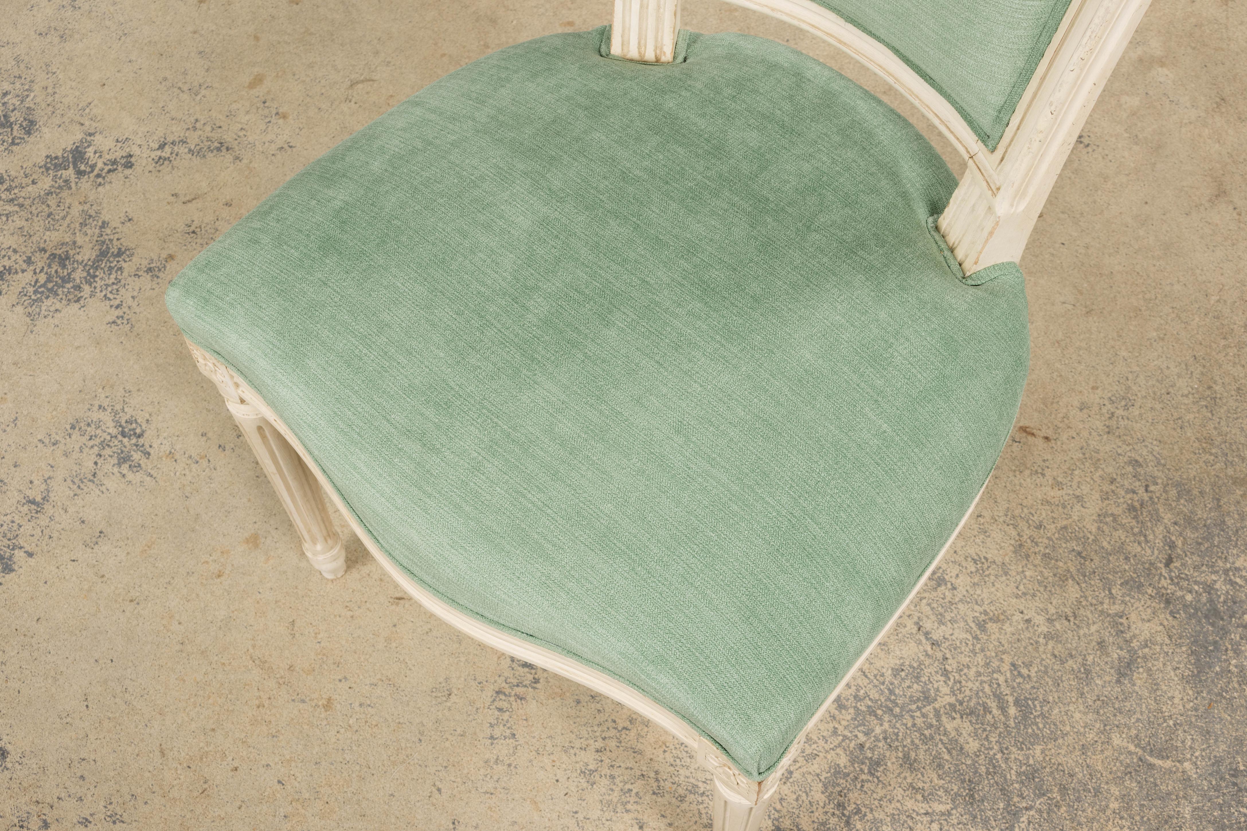 Pareja de Sillones Franceses Antiguos Estilo Luis XVI Pintados en Verde Mar en venta 3