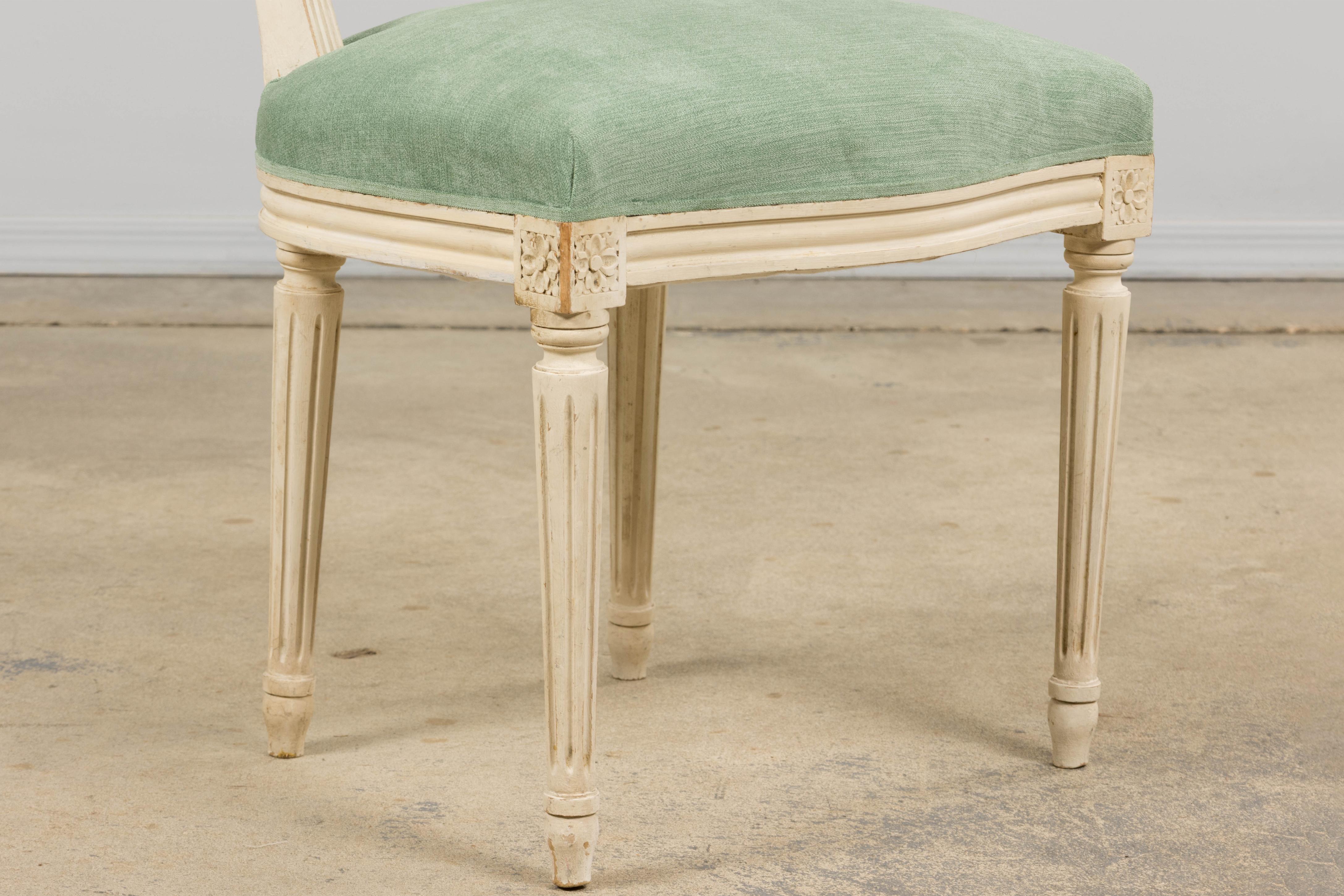 Pareja de Sillones Franceses Antiguos Estilo Luis XVI Pintados en Verde Mar en venta 4