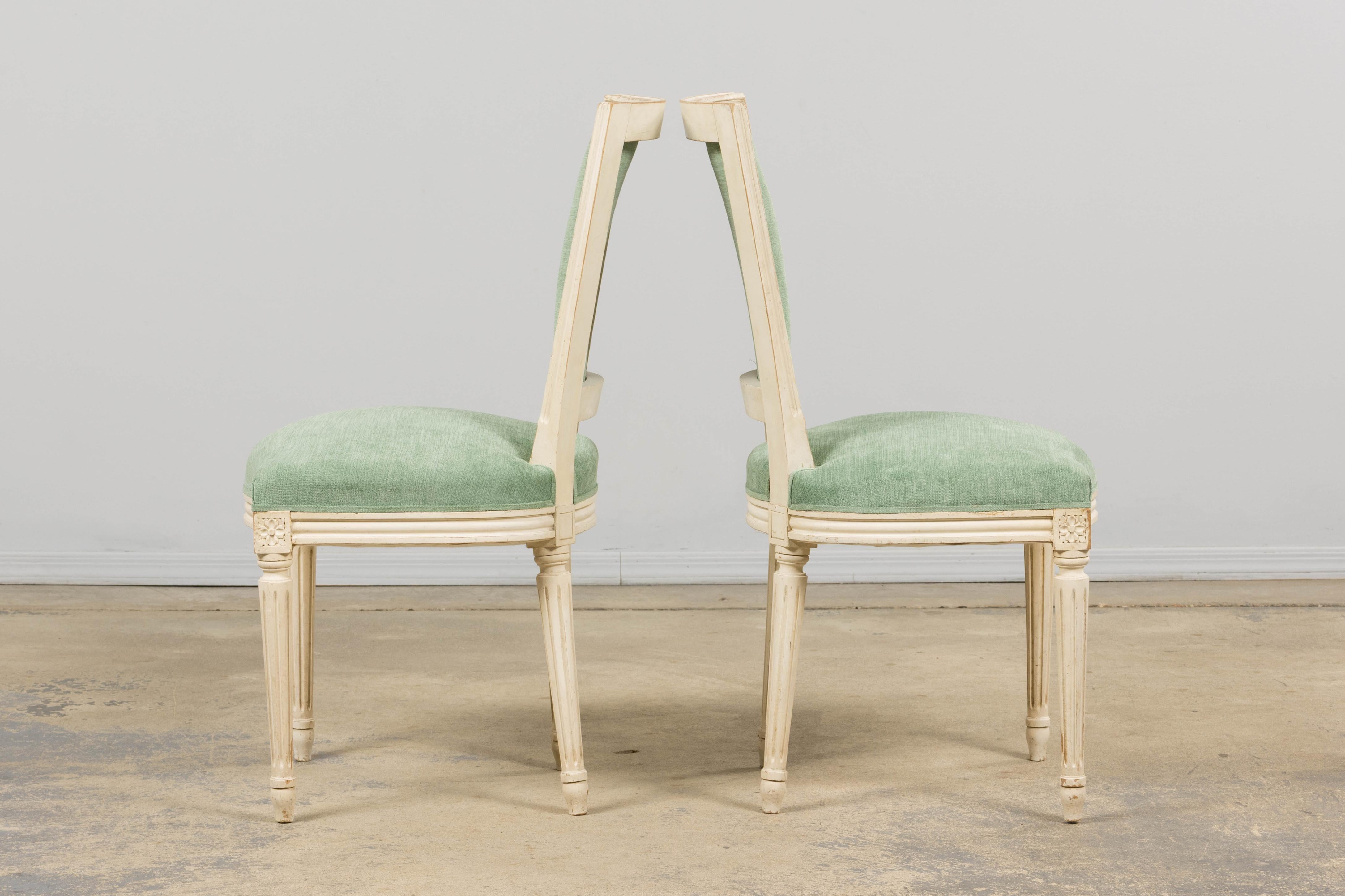 Pareja de Sillones Franceses Antiguos Estilo Luis XVI Pintados en Verde Mar en venta 7
