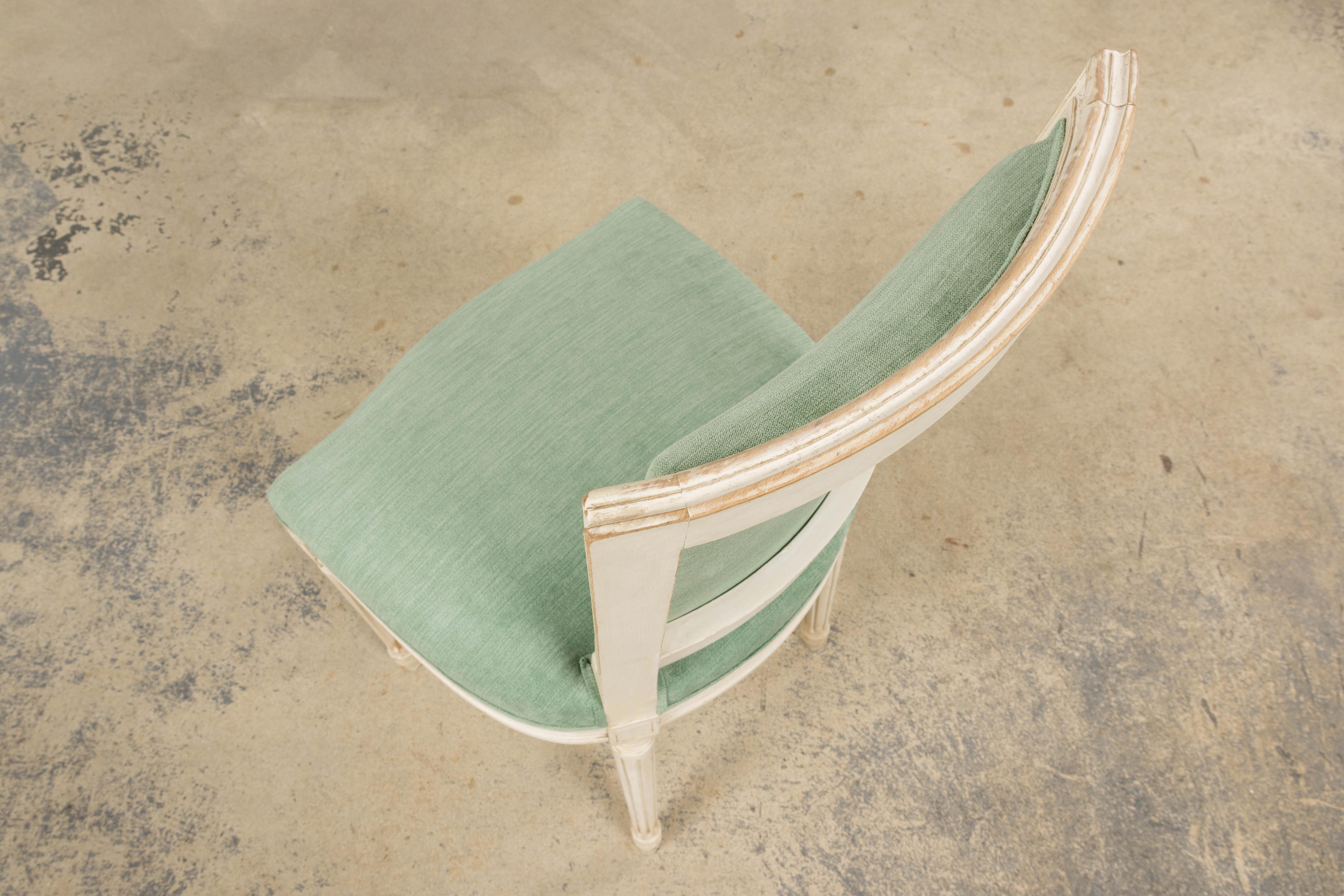 Pareja de Sillones Franceses Antiguos Estilo Luis XVI Pintados en Verde Mar en venta 9
